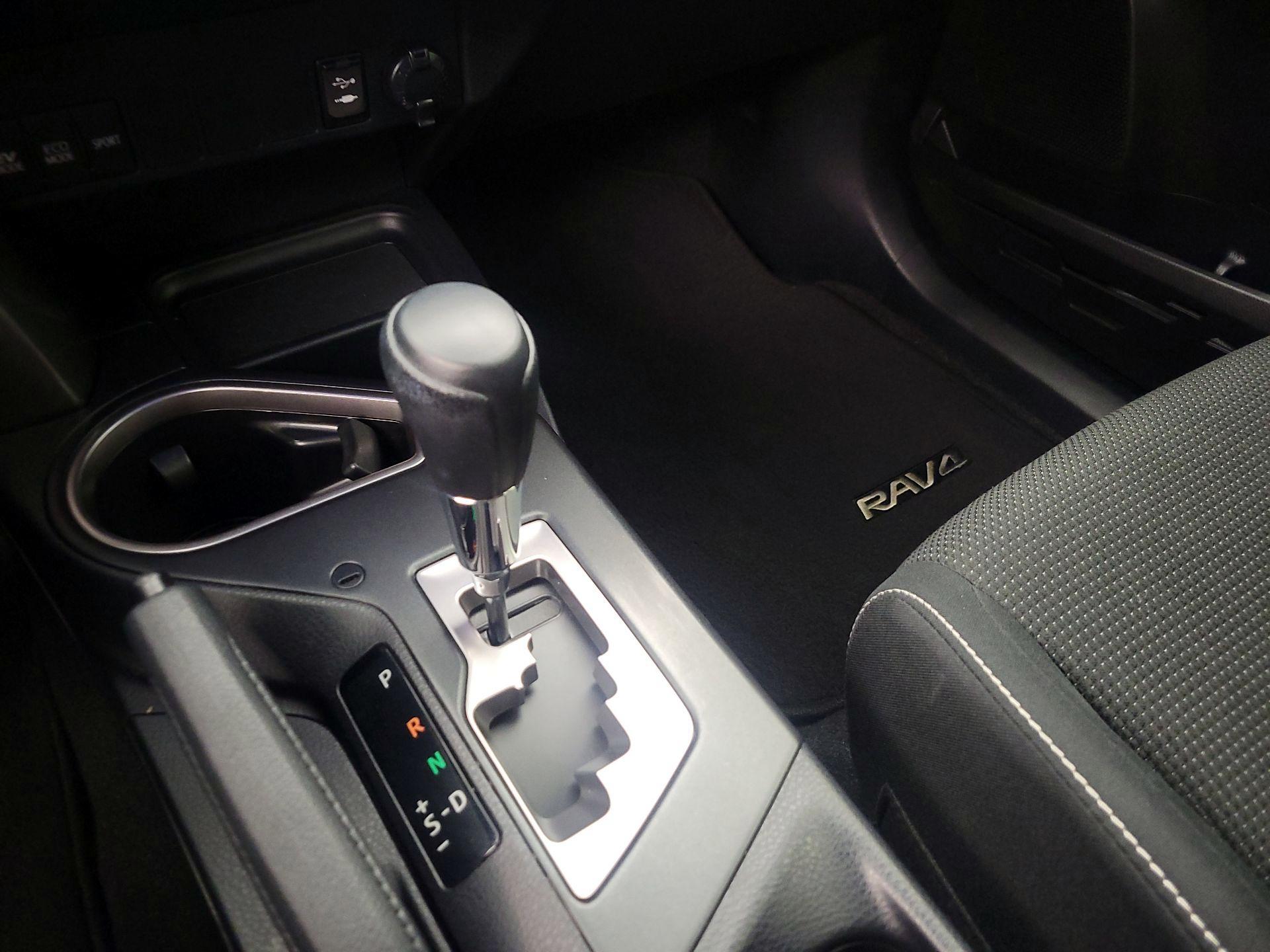 Thumbnail: 2017 Toyota RAV4 - 17