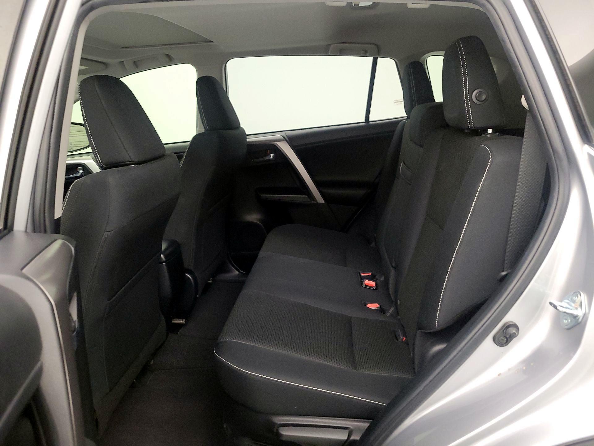 Thumbnail: 2017 Toyota RAV4 - 20