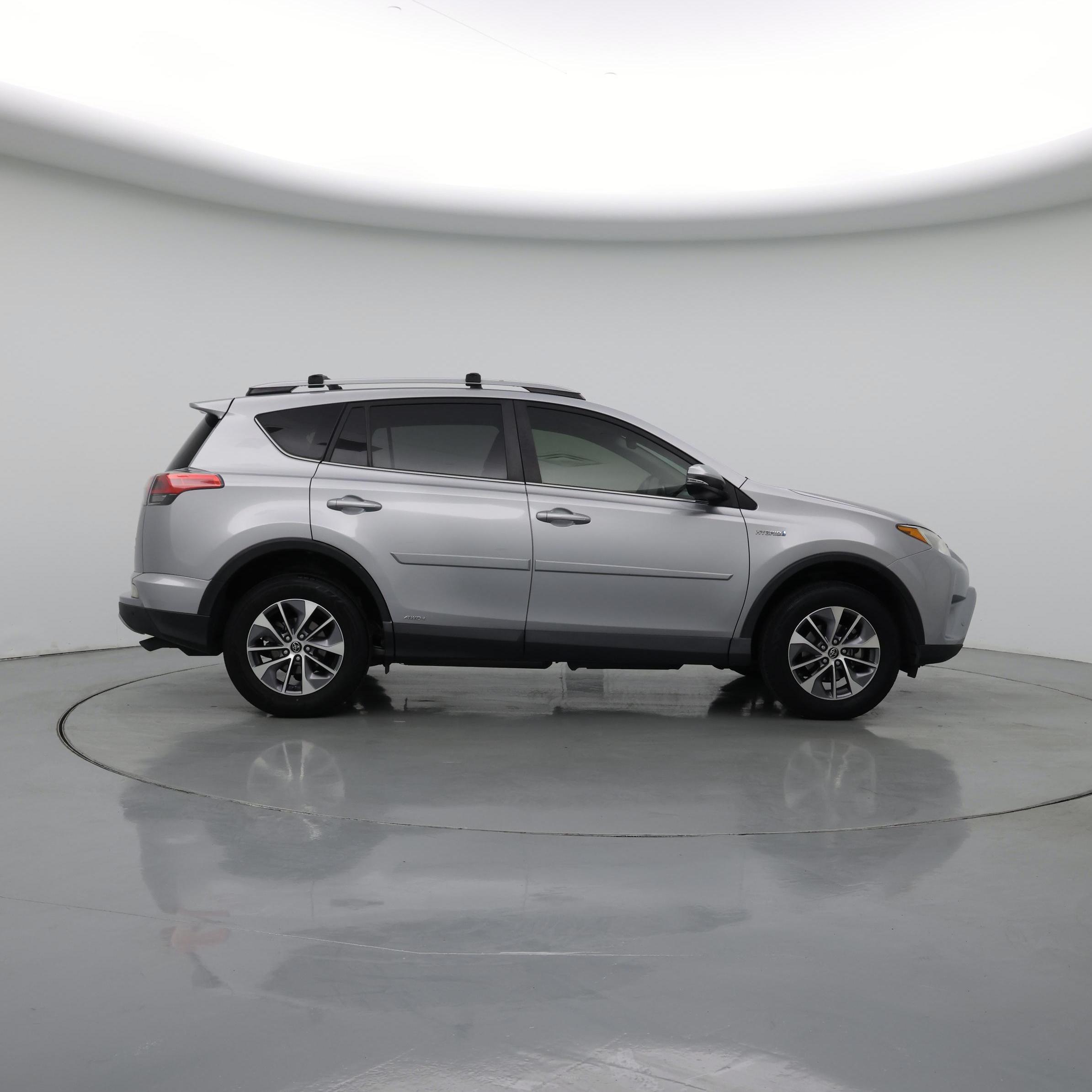 Thumbnail: 2017 Toyota RAV4 - 7