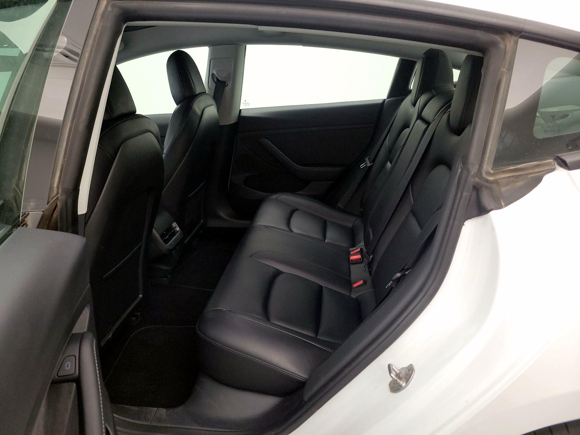 Thumbnail: 2022 Tesla Model 3 - 18