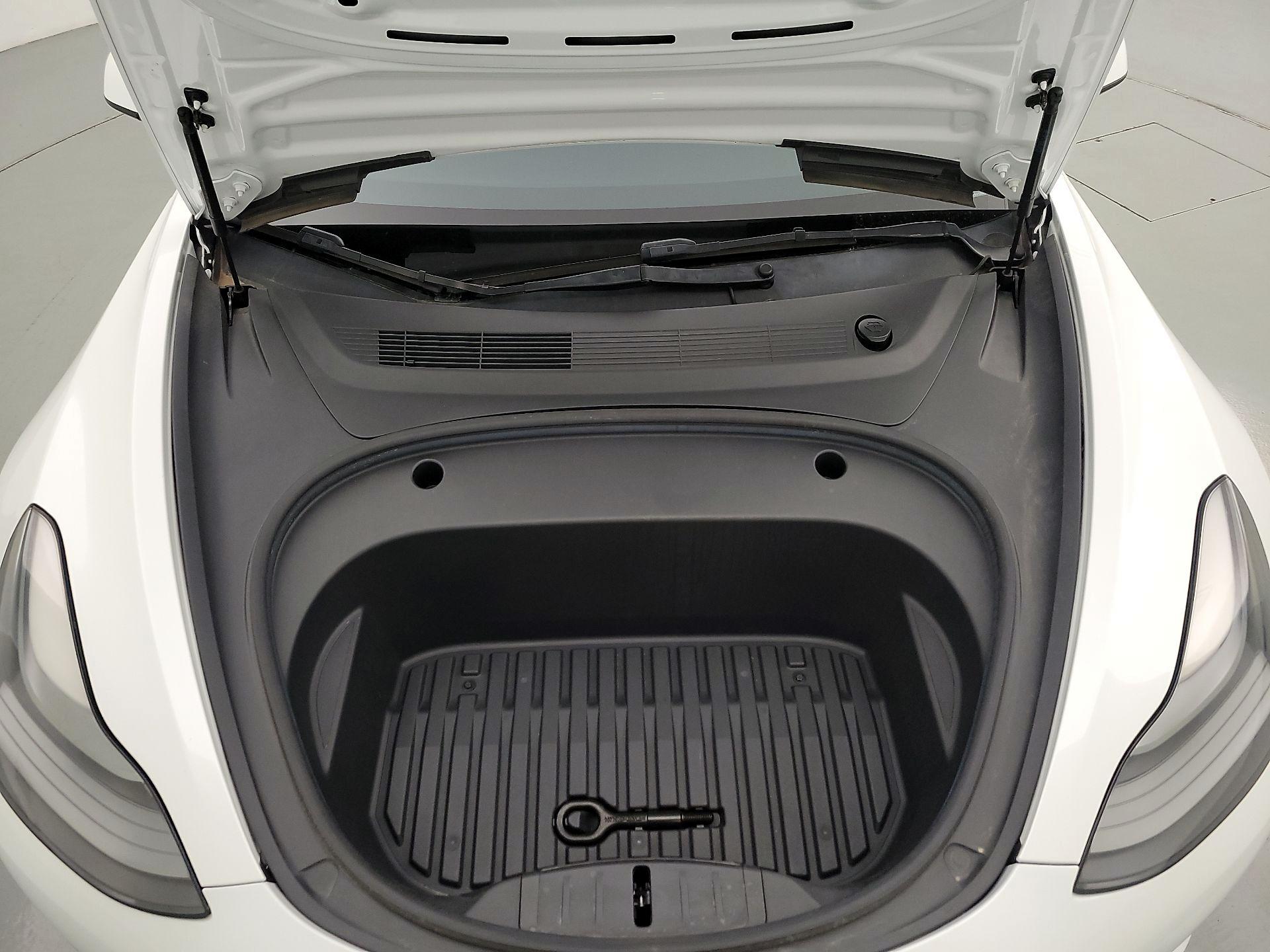 Thumbnail: 2022 Tesla Model 3 - 20