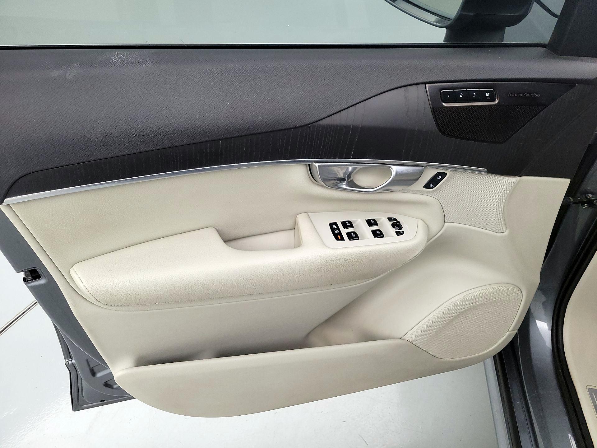 Thumbnail: 2020 Volvo XC90 - 12
