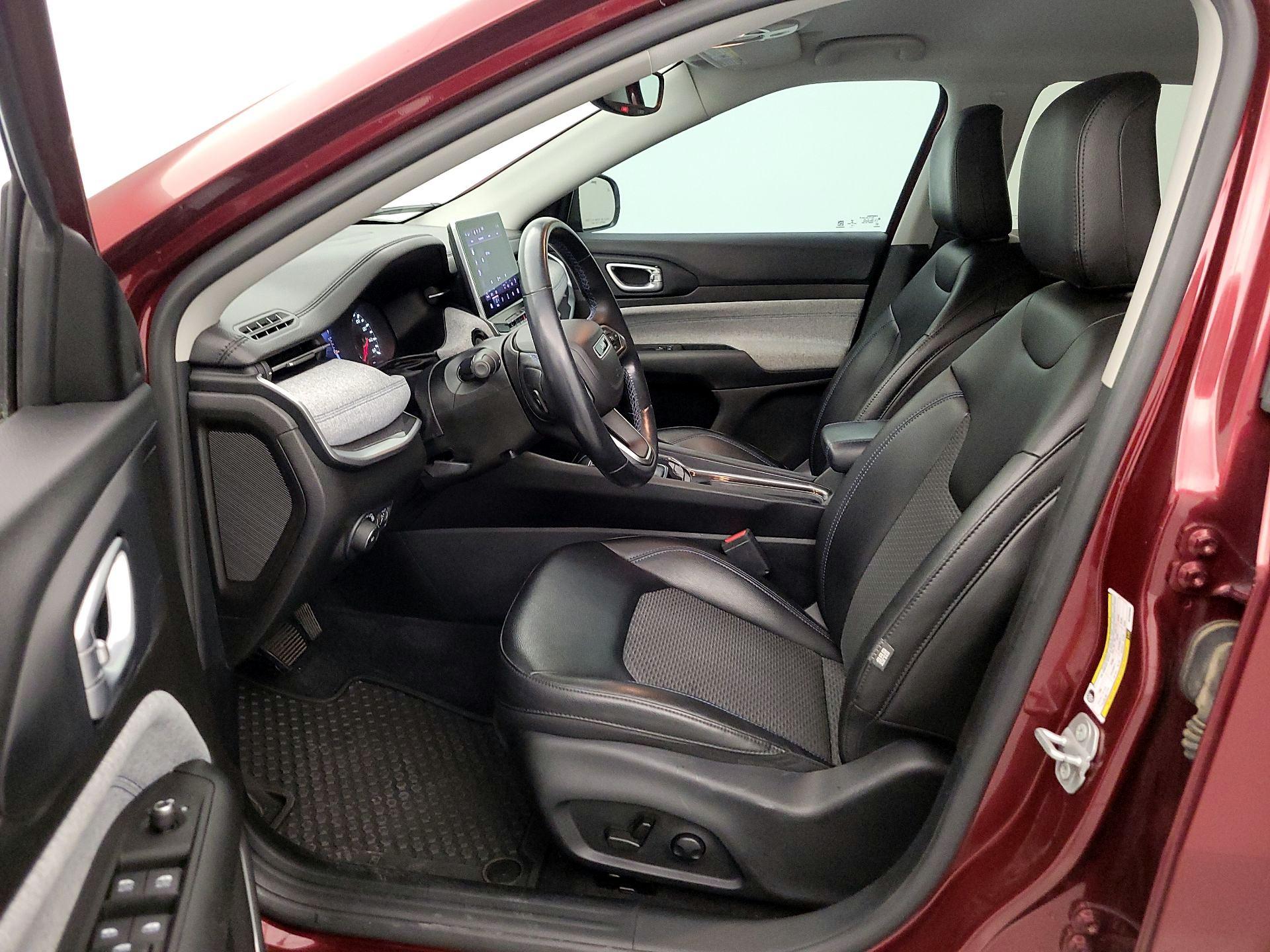 Thumbnail: 2022 Jeep Compass - 11