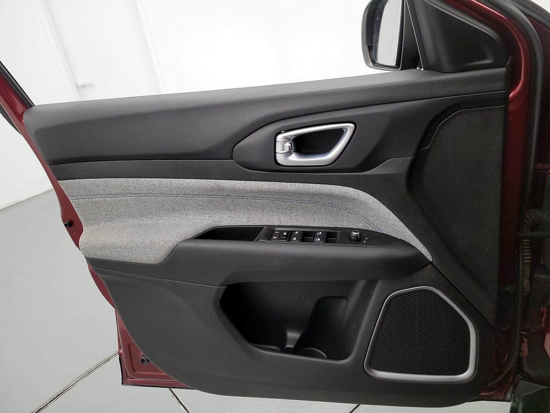 Thumbnail: 2022 Jeep Compass - 12