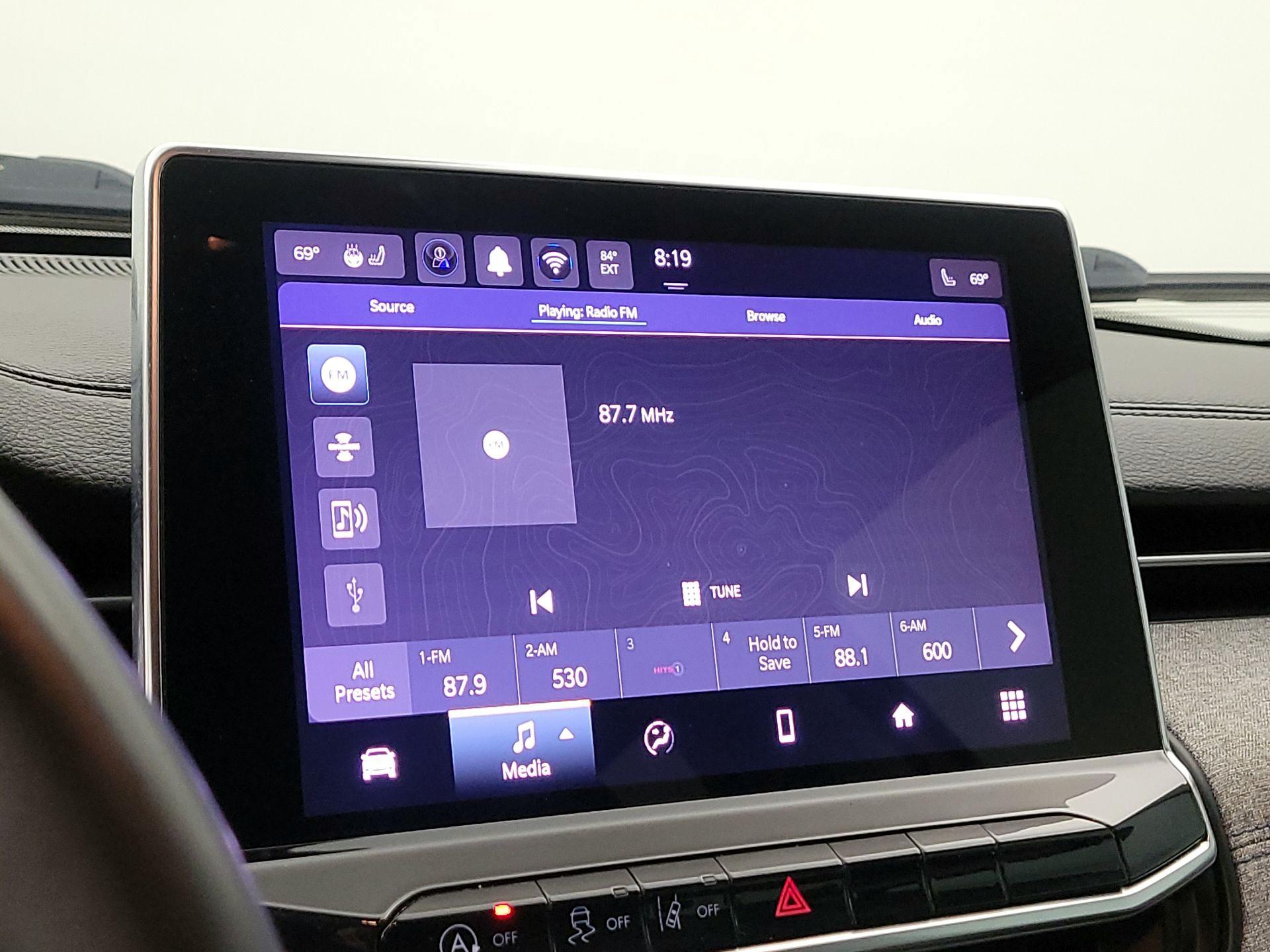 Thumbnail: 2022 Jeep Compass - 15