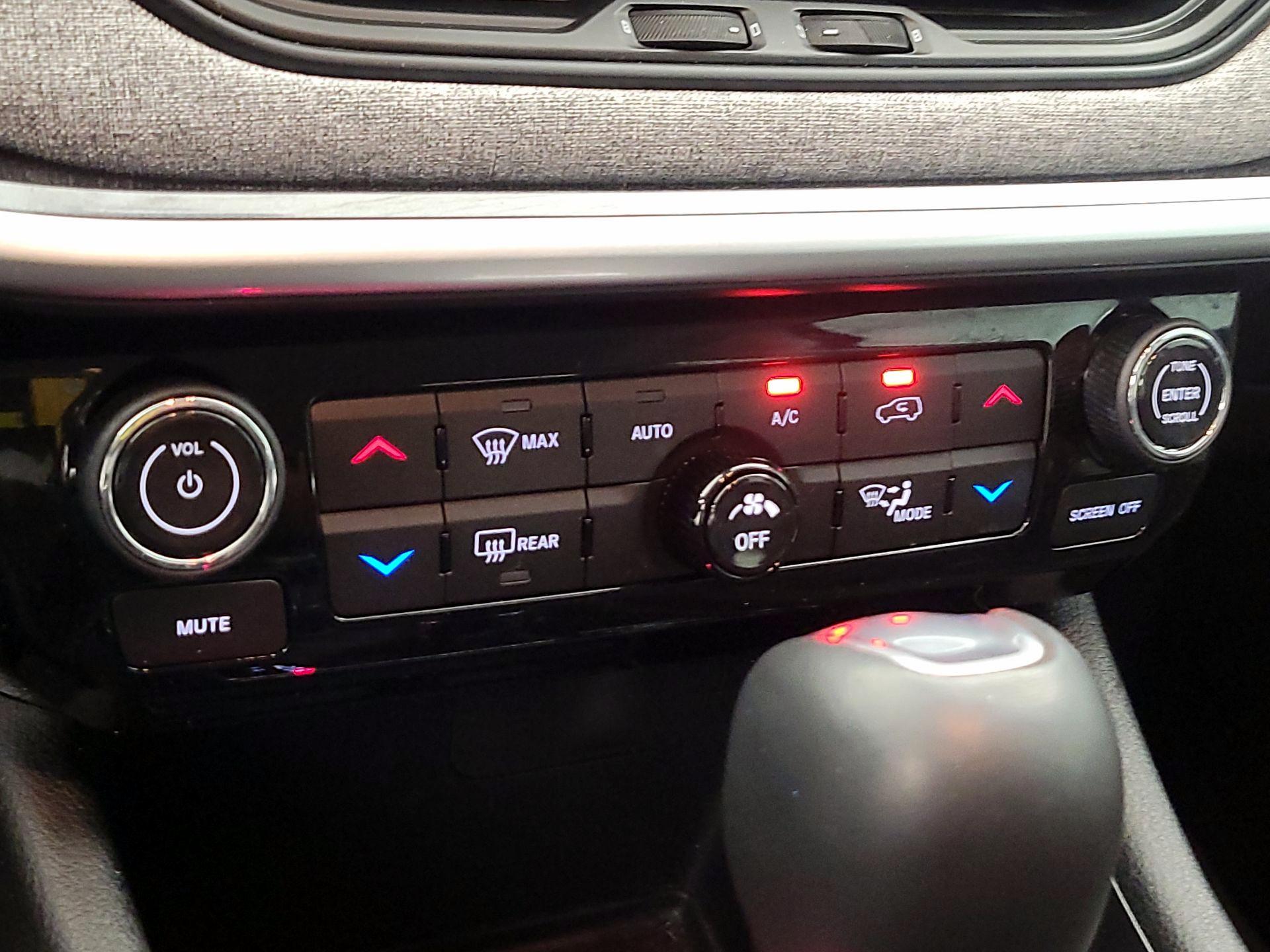 Thumbnail: 2022 Jeep Compass - 16