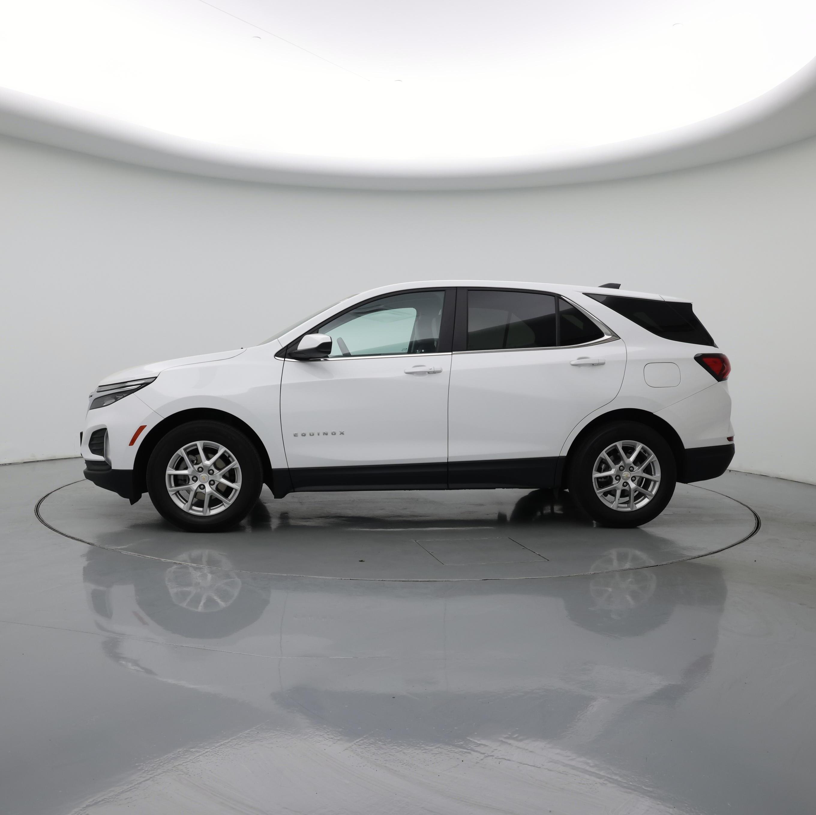 Thumbnail: 2023 Chevrolet Equinox - 3