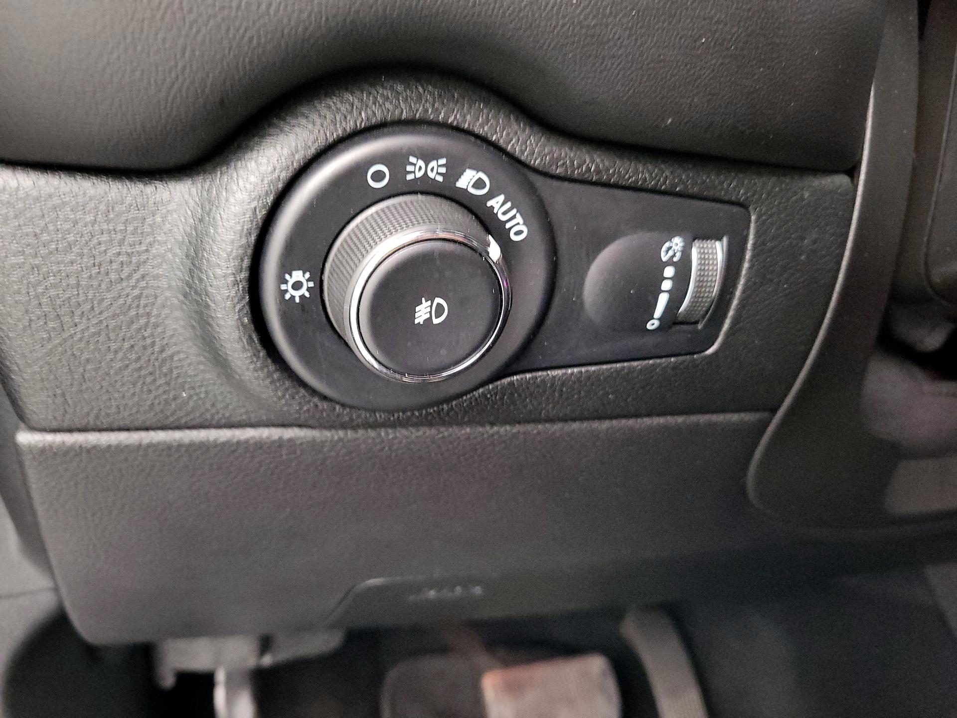 Thumbnail: 2022 Dodge Durango - 13