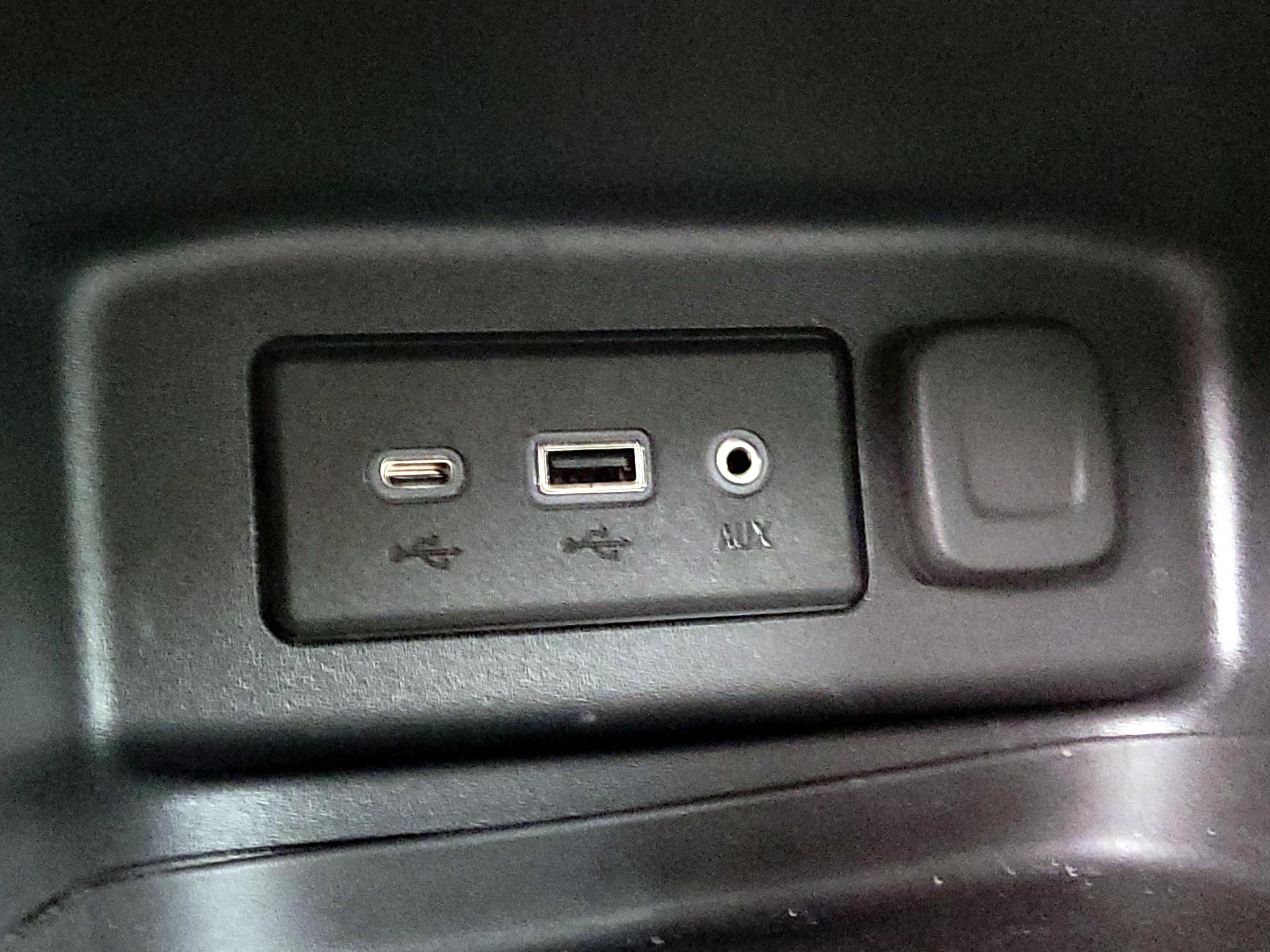 Thumbnail: 2021 Chevrolet Equinox - 18