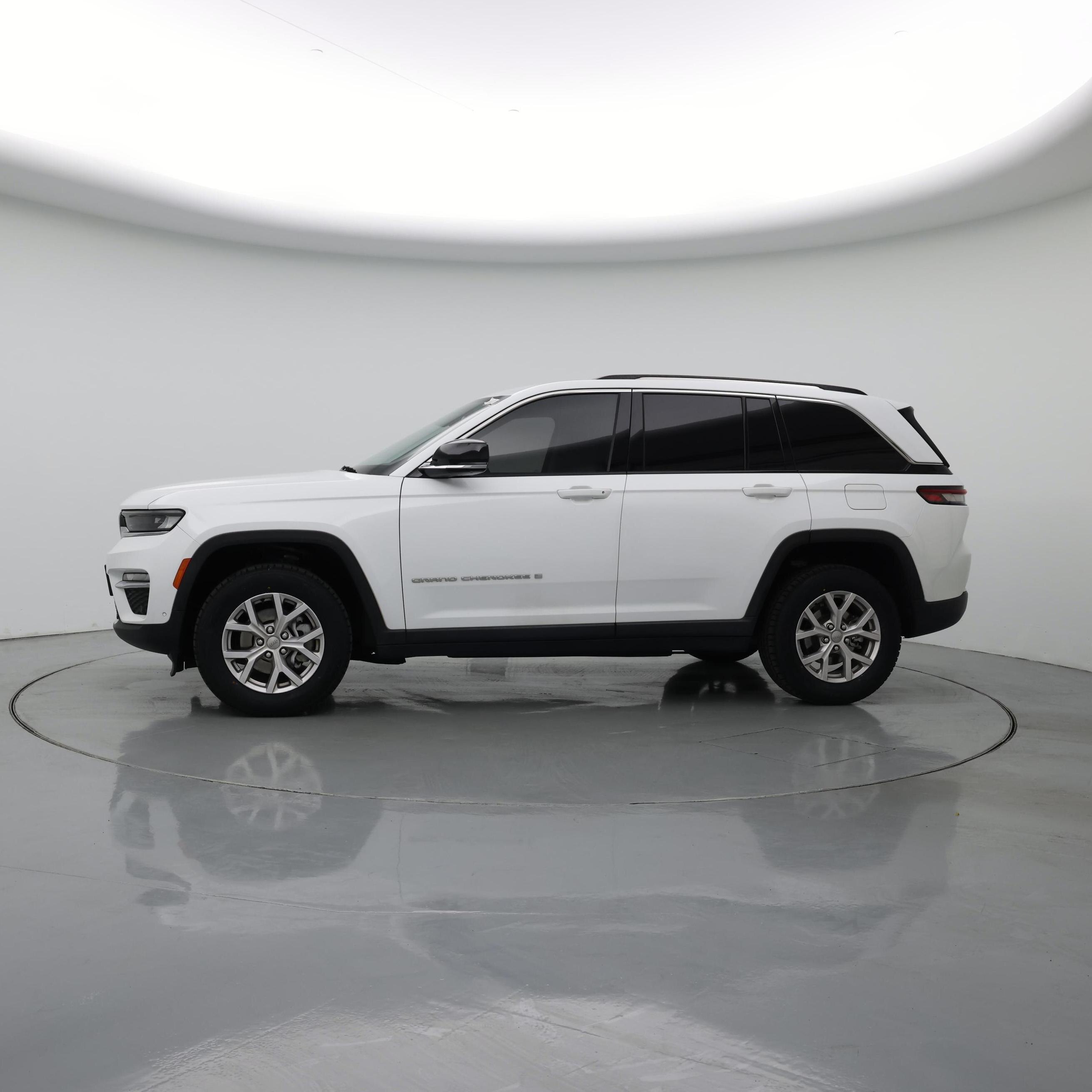 Thumbnail: 2022 Jeep Grand Cherokee - 3