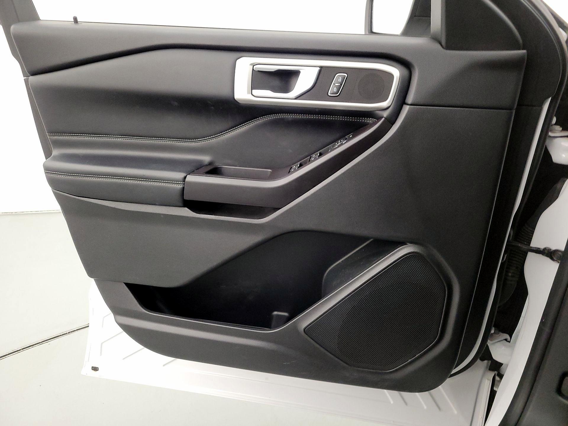 Thumbnail: 2020 Ford Explorer - 12