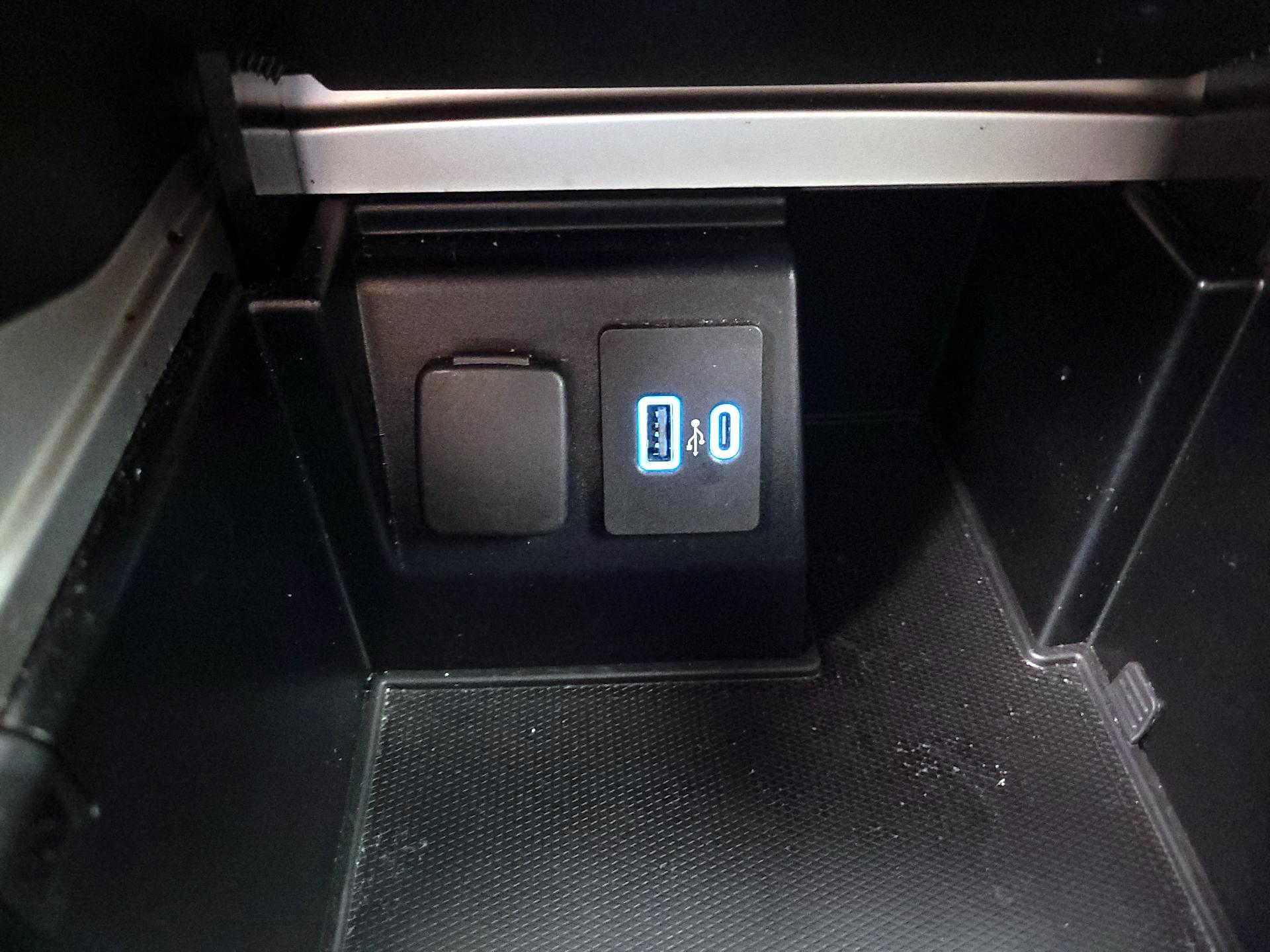 Thumbnail: 2020 Ford Explorer - 18