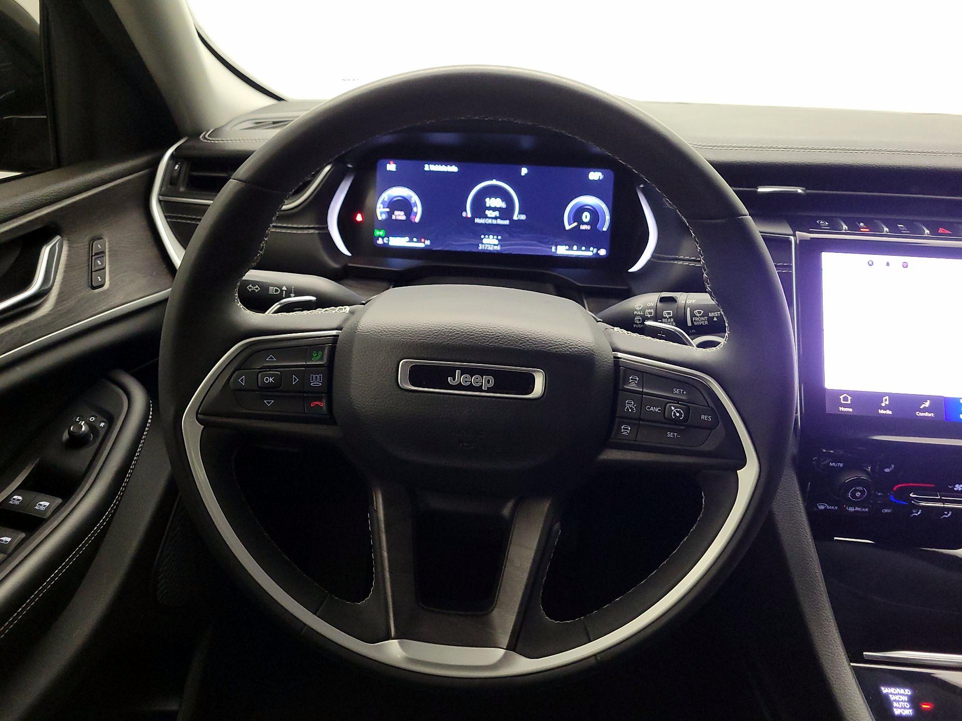 Thumbnail: 2023 Jeep Grand Cherokee - 10