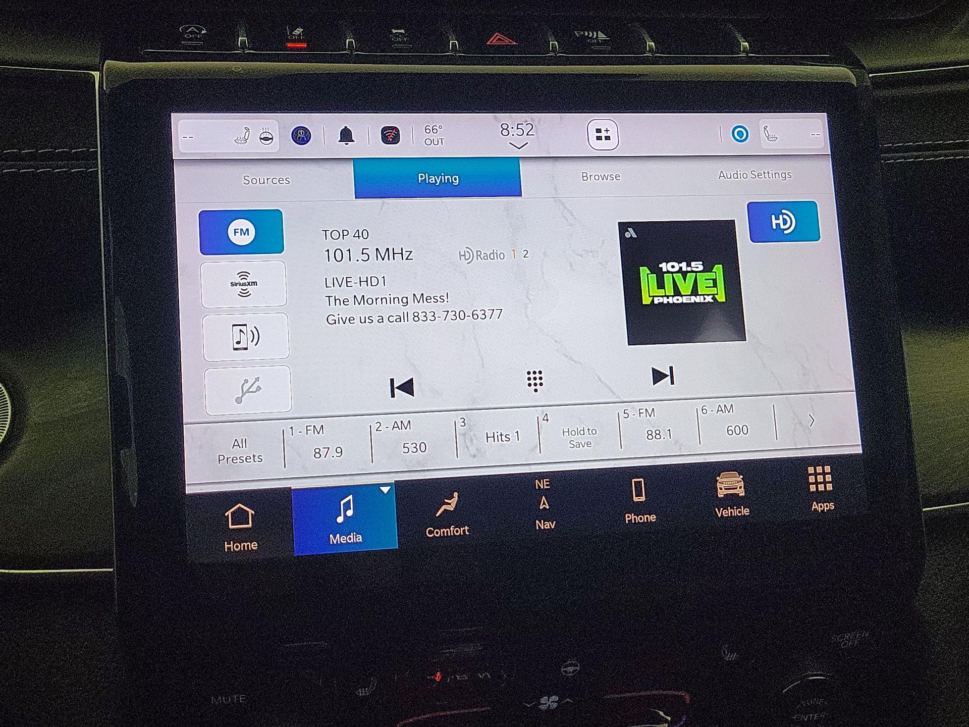 Thumbnail: 2023 Jeep Grand Cherokee - 16