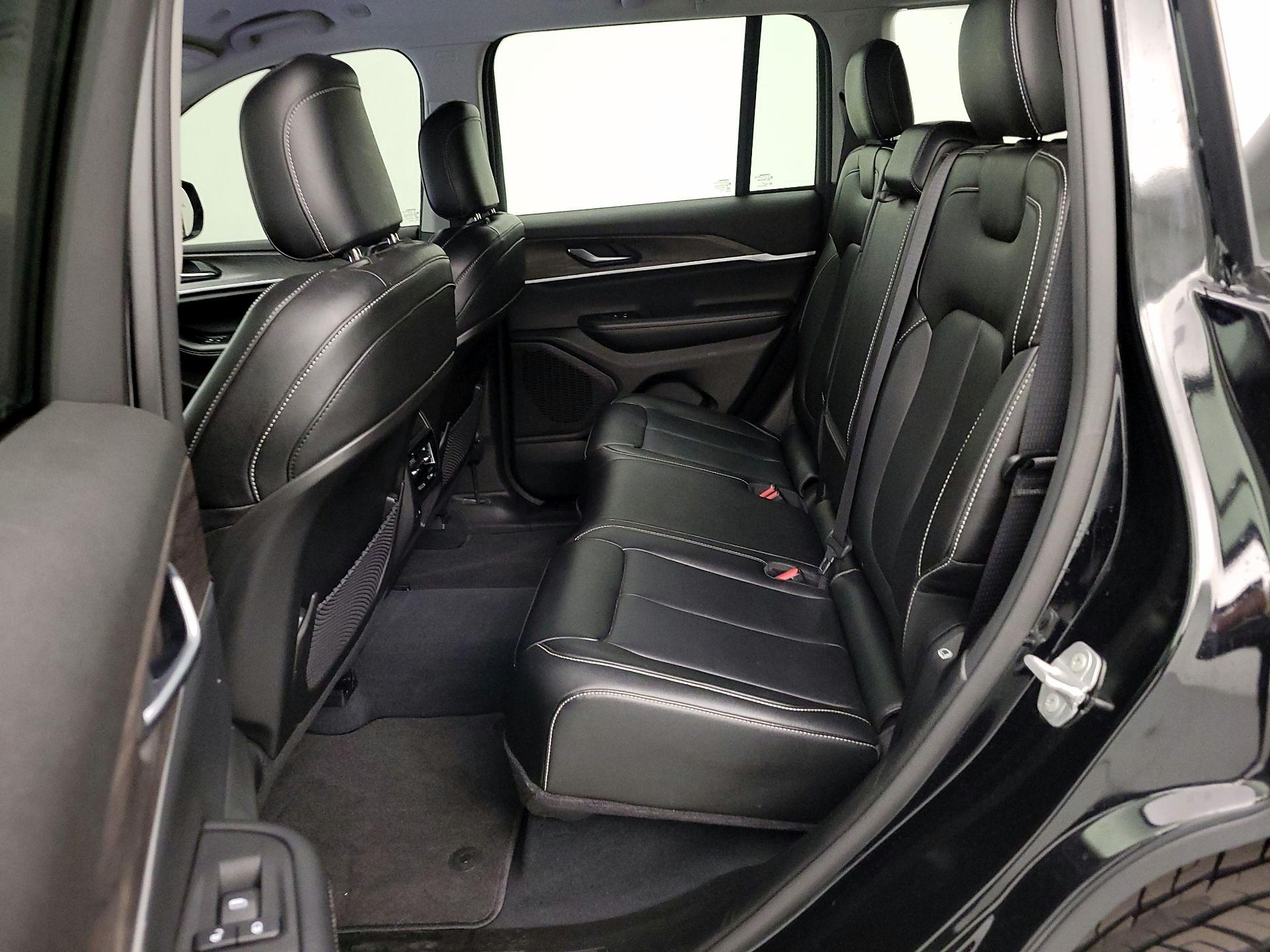 Thumbnail: 2023 Jeep Grand Cherokee - 20