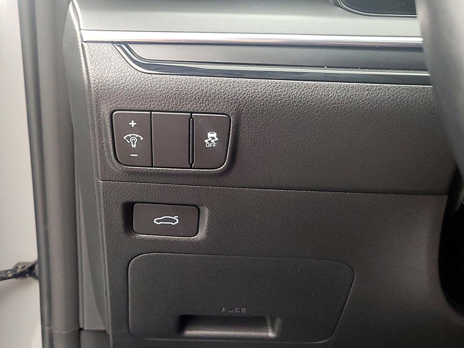 Thumbnail: 2025 Kia K5 - 13