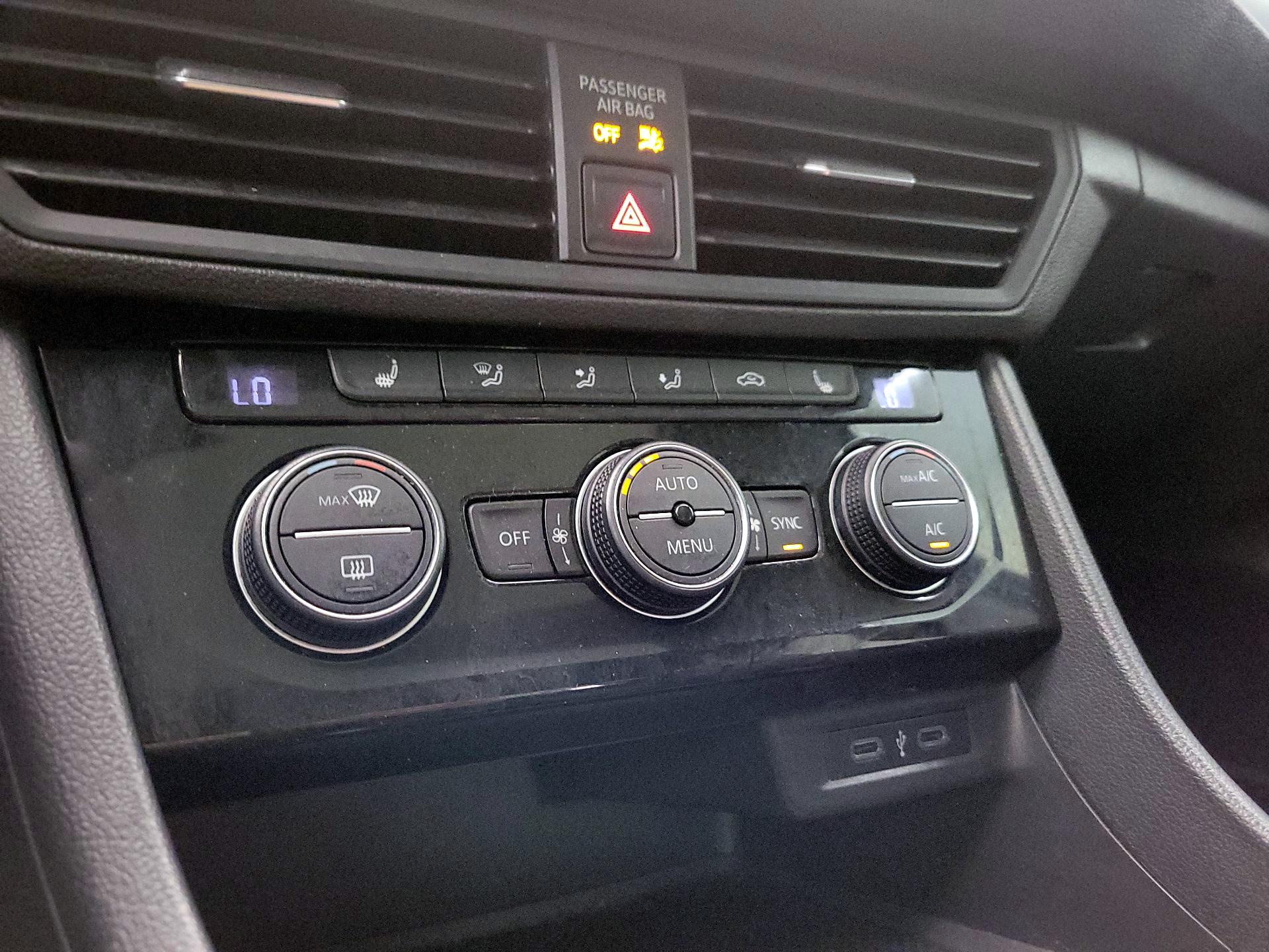 Thumbnail: 2020 Volkswagen Jetta - 16