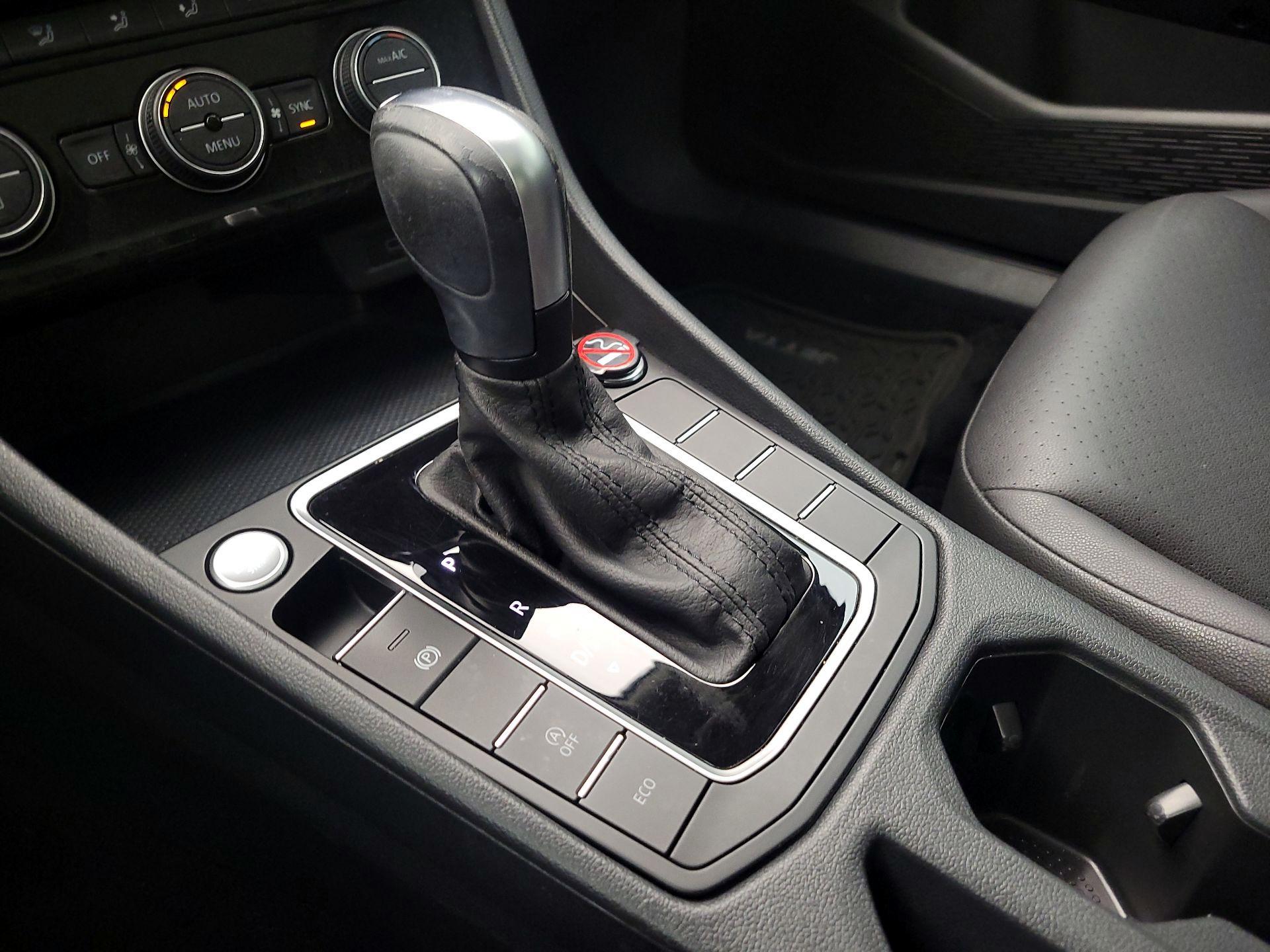 Thumbnail: 2020 Volkswagen Jetta - 17