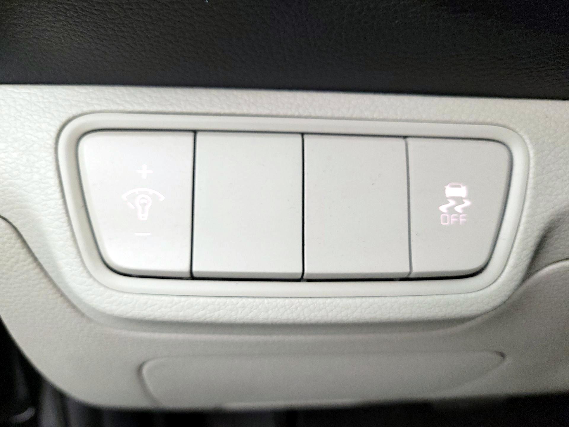 Thumbnail: 2022 Kia Forte - 13