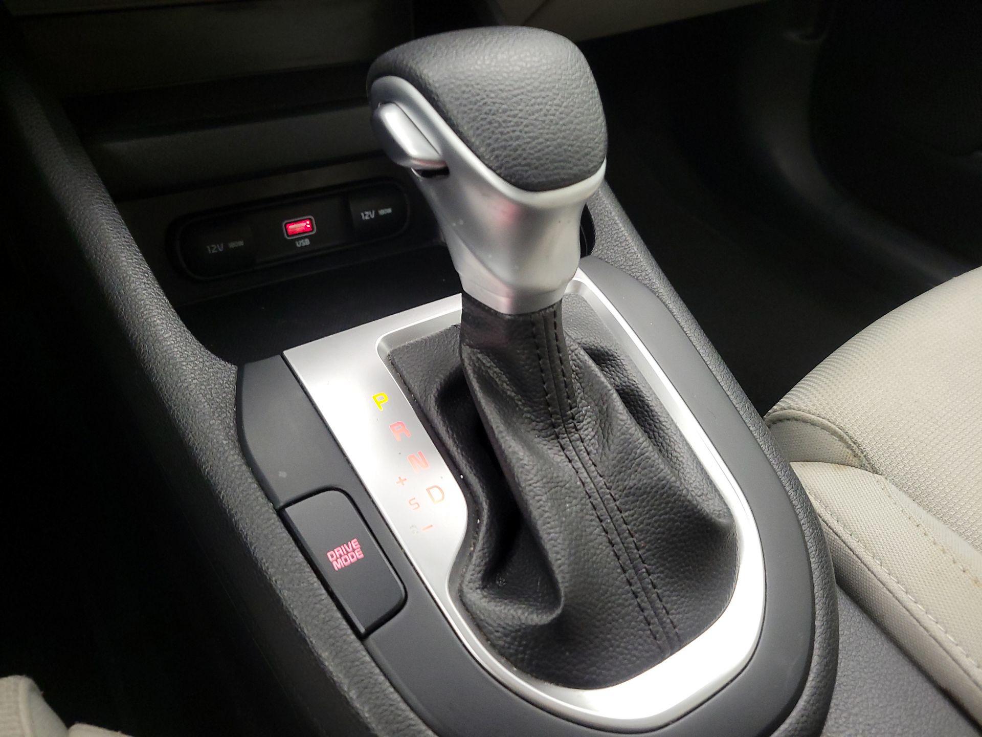 Thumbnail: 2022 Kia Forte - 17