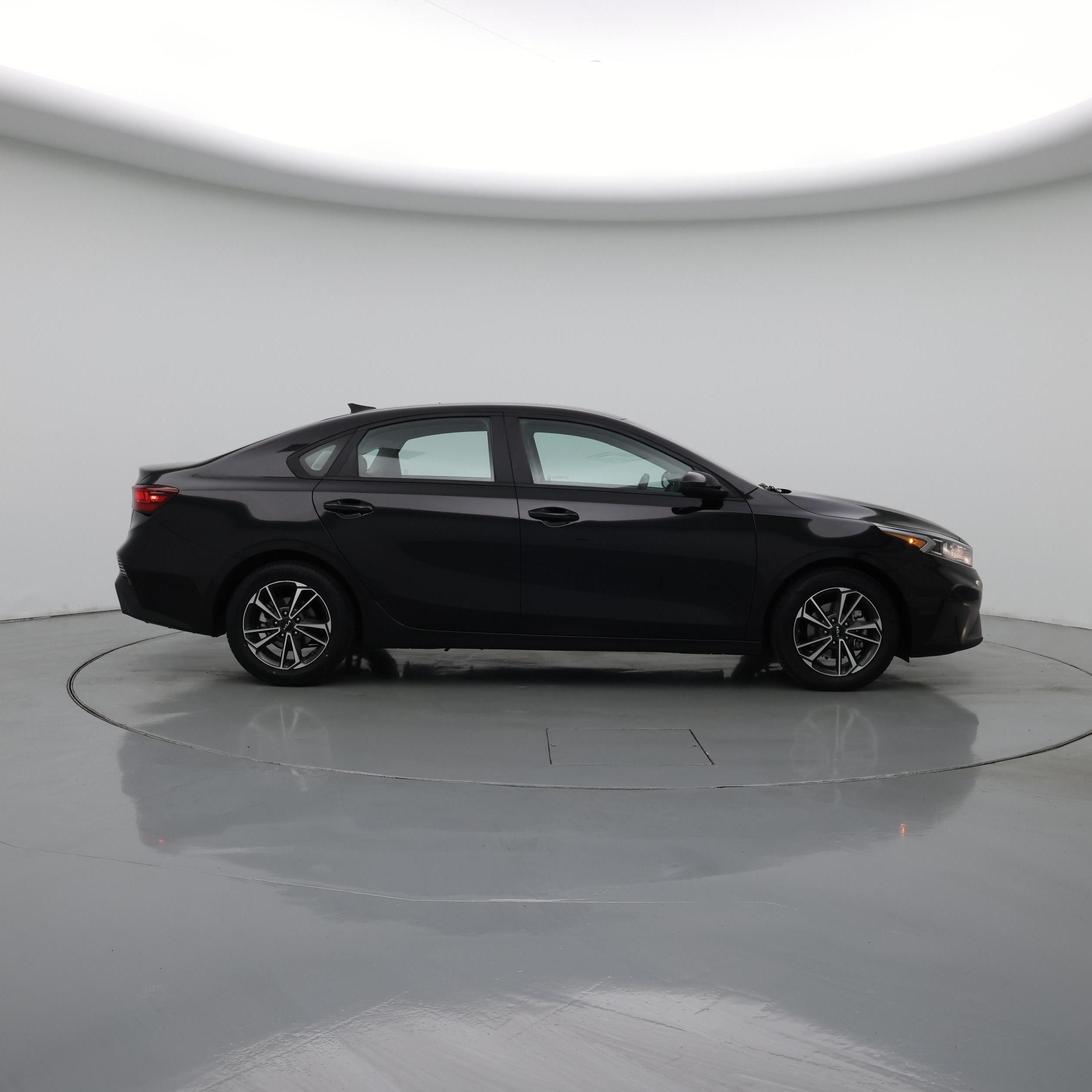 Thumbnail: 2022 Kia Forte - 7