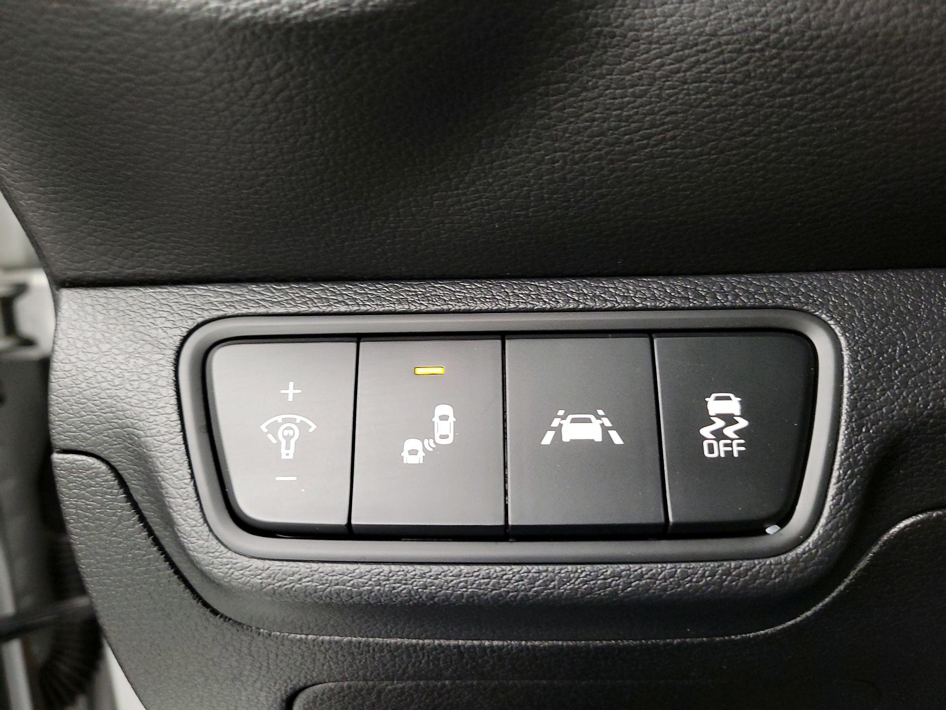 Thumbnail: 2020 Kia Forte - 13