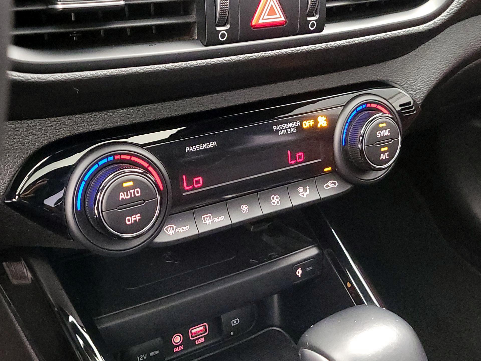 Thumbnail: 2020 Kia Forte - 17