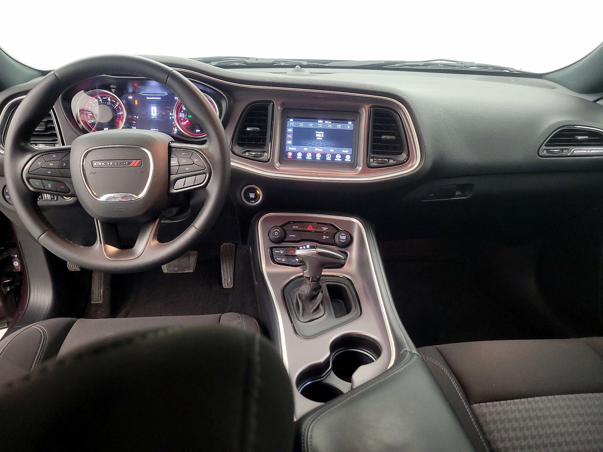 Thumbnail: 2022 Dodge Challenger - 9