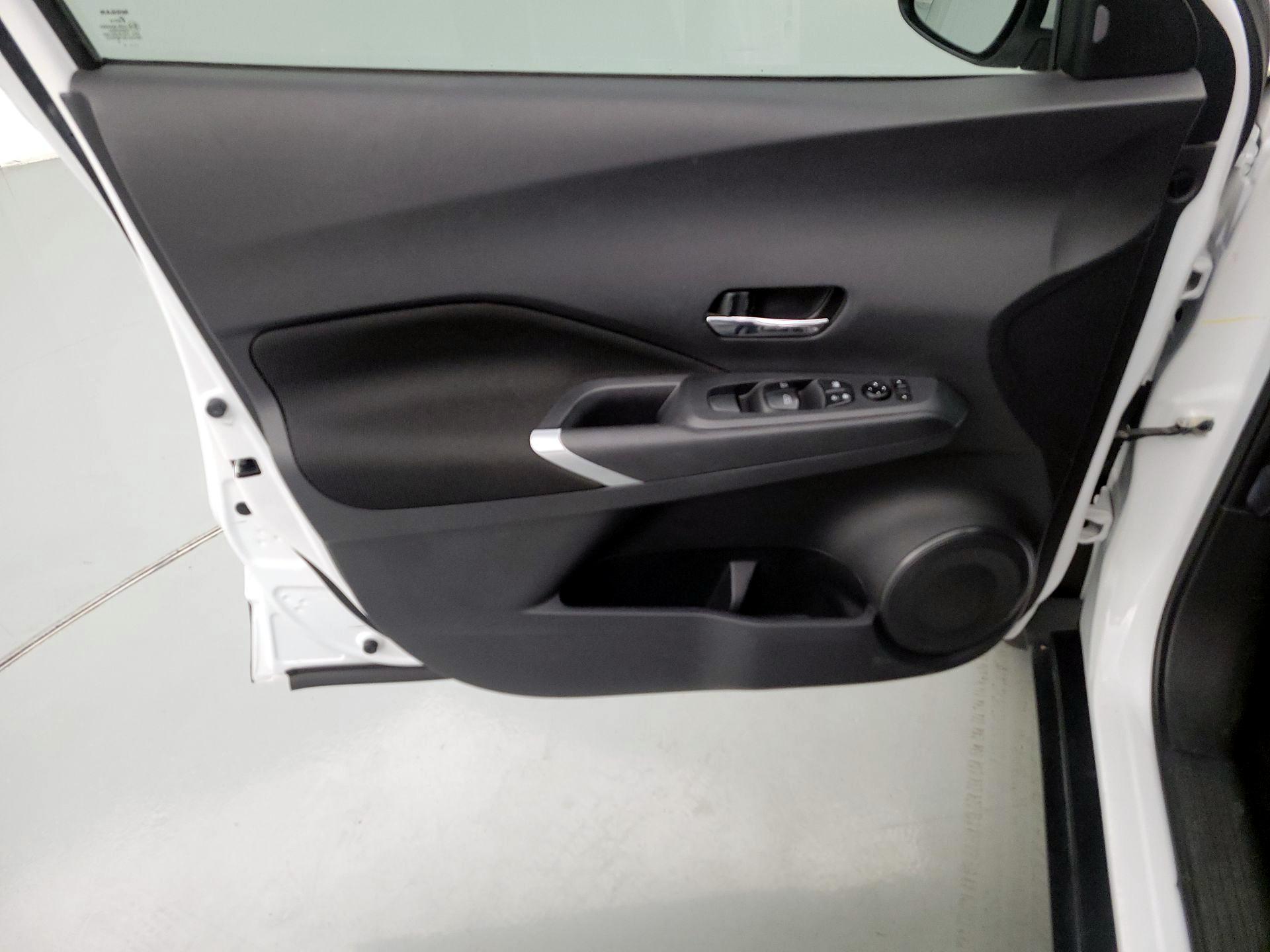 Thumbnail: 2022 Nissan Kicks - 12