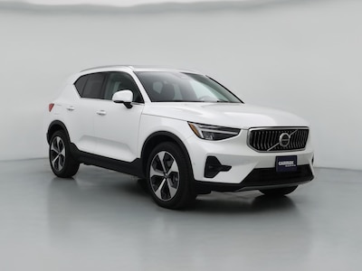 2025 Volvo XC40 B5 Plus Bright Theme