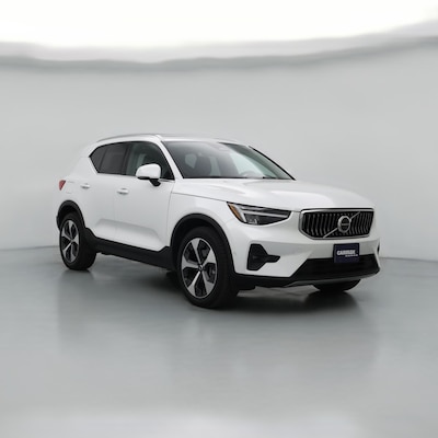 2025 Volvo XC40 B5 Plus Bright Theme