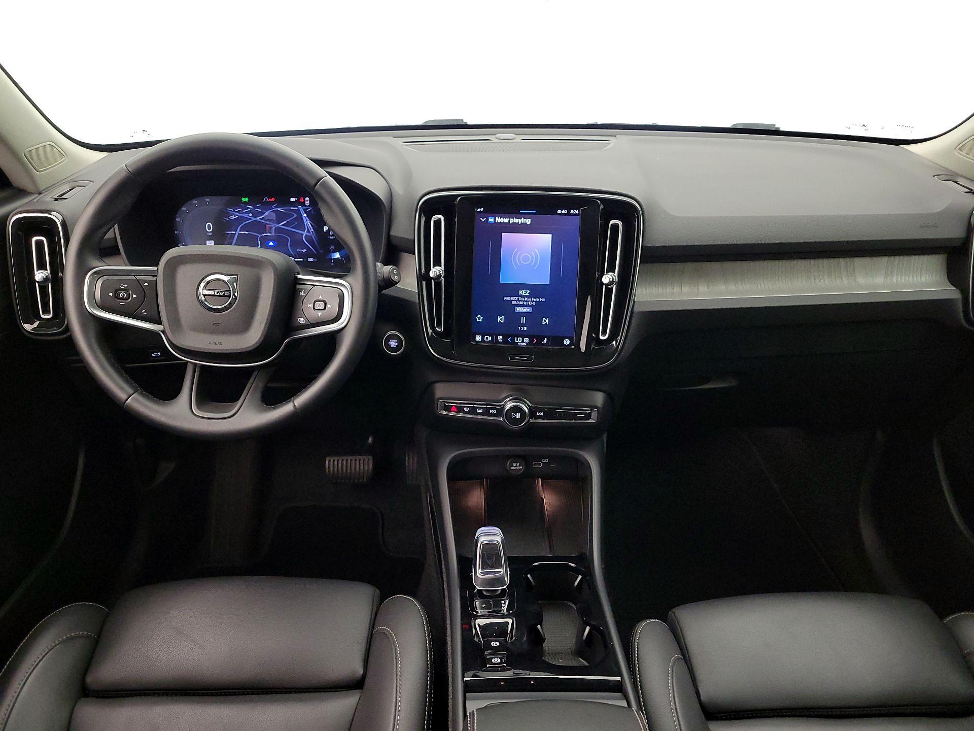 Thumbnail: 2025 Volvo XC40 - 9