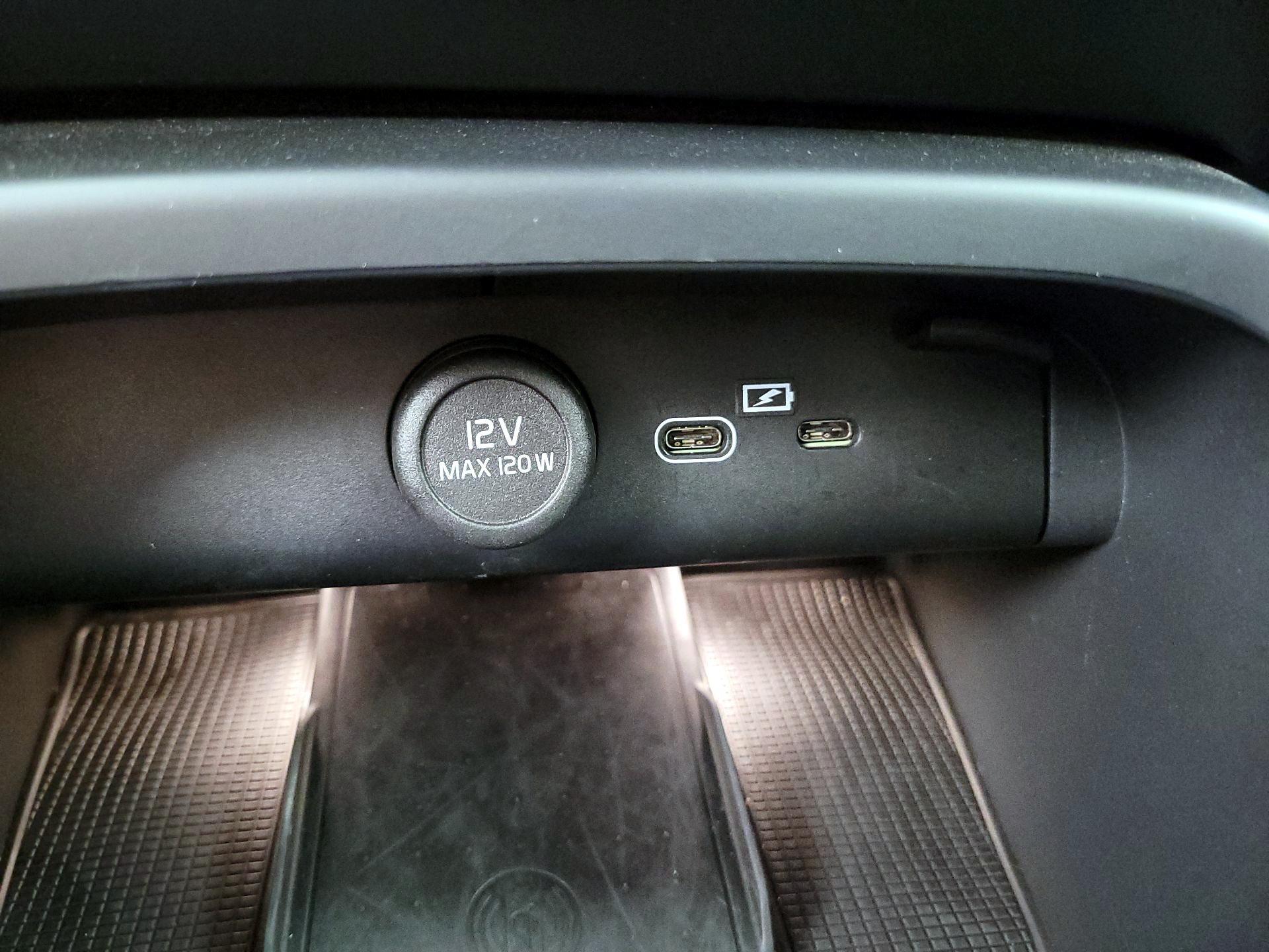 Thumbnail: 2025 Volvo XC40 - 19