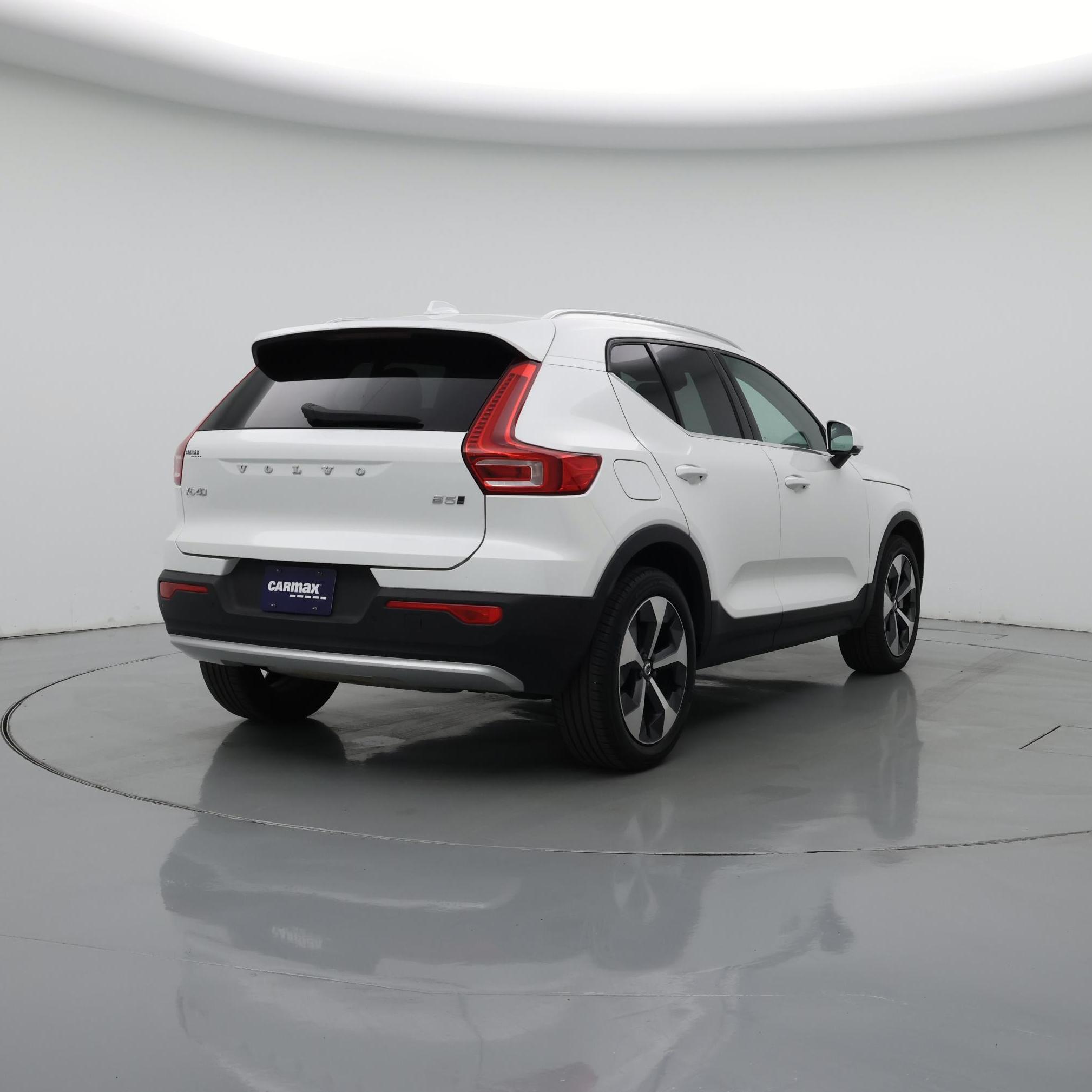 Thumbnail: 2025 Volvo XC40 - 8