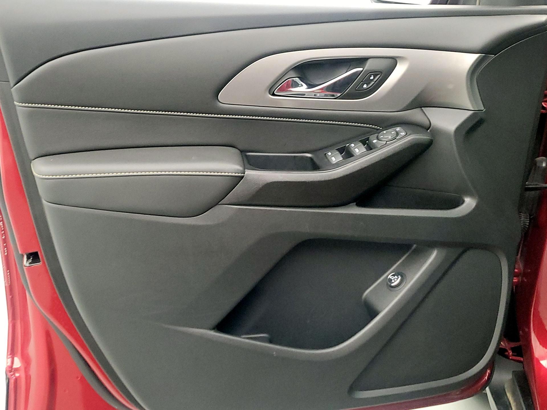 Thumbnail: 2023 Chevrolet Traverse - 12