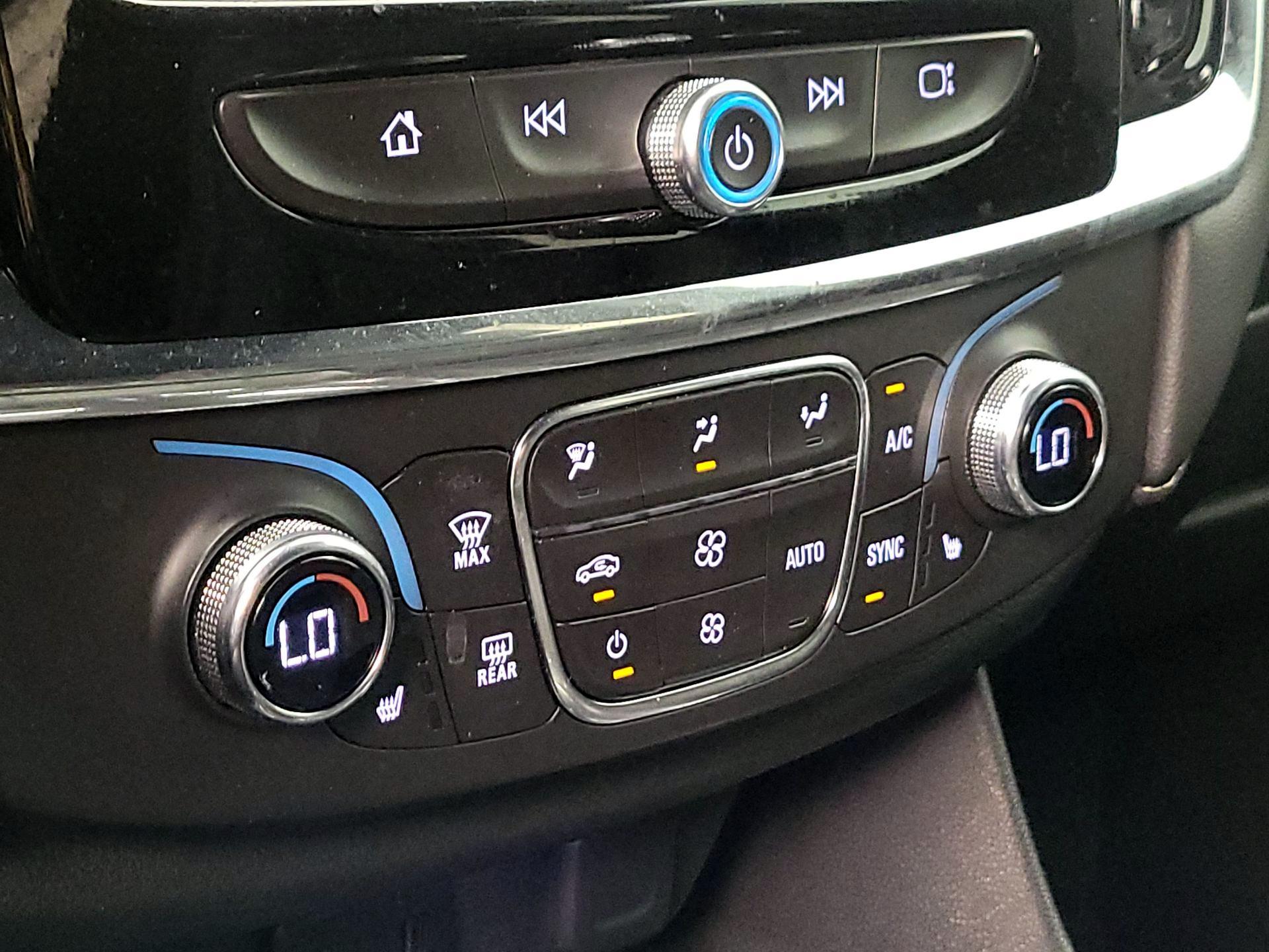 Thumbnail: 2023 Chevrolet Traverse - 16