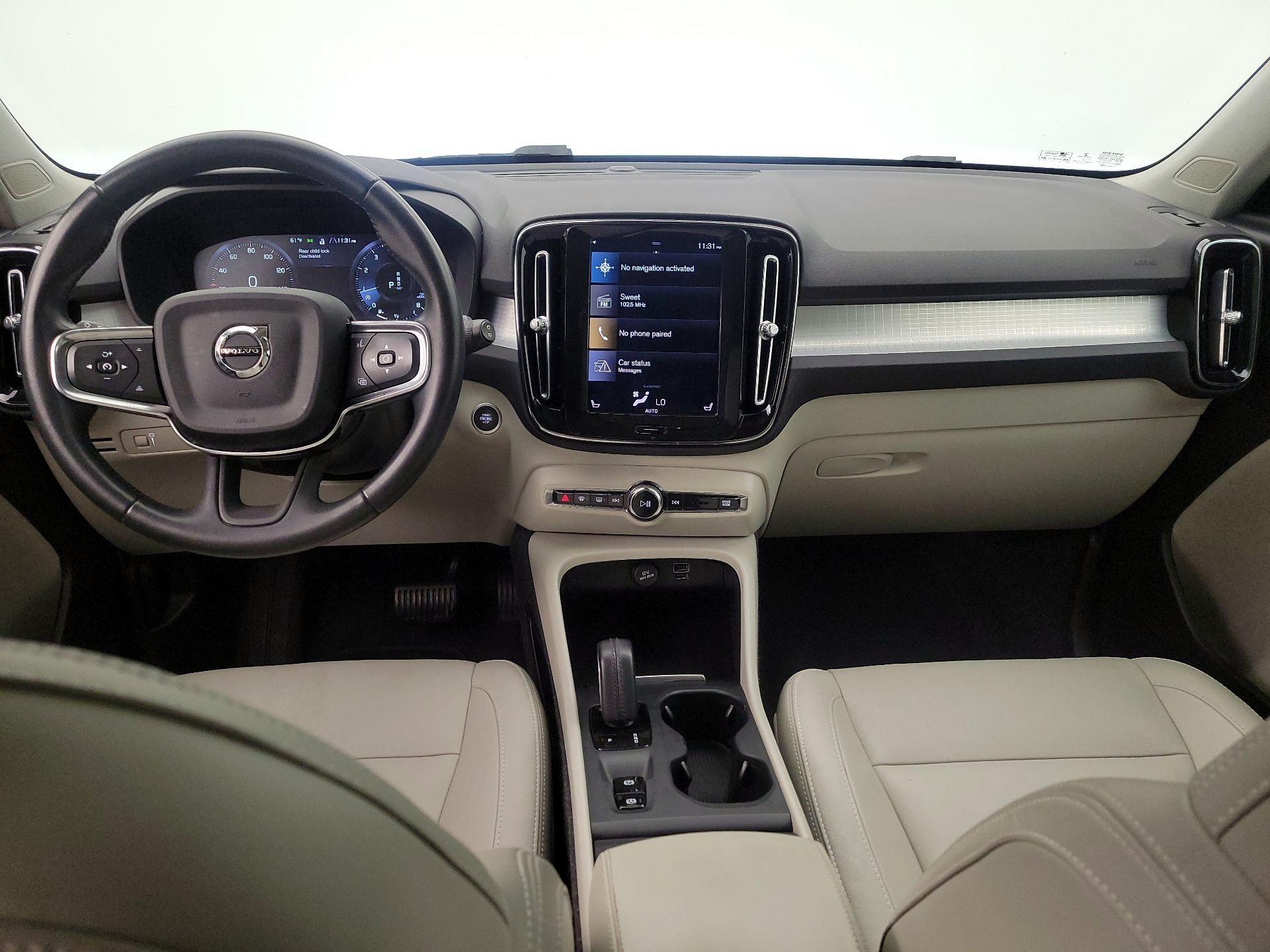 Thumbnail: 2021 Volvo XC40 - 9