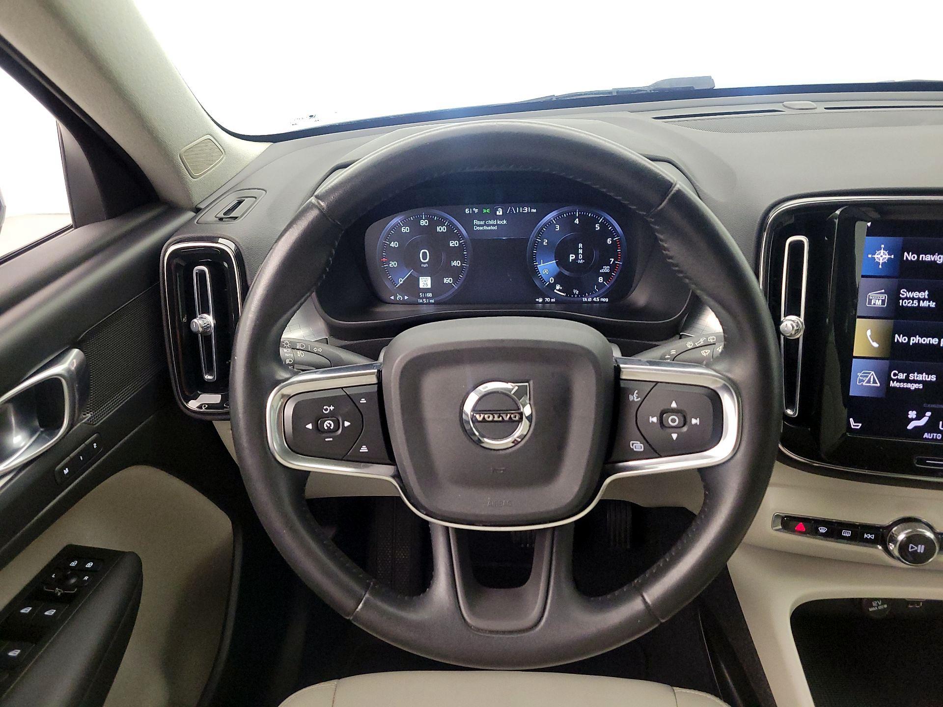 Thumbnail: 2021 Volvo XC40 - 10