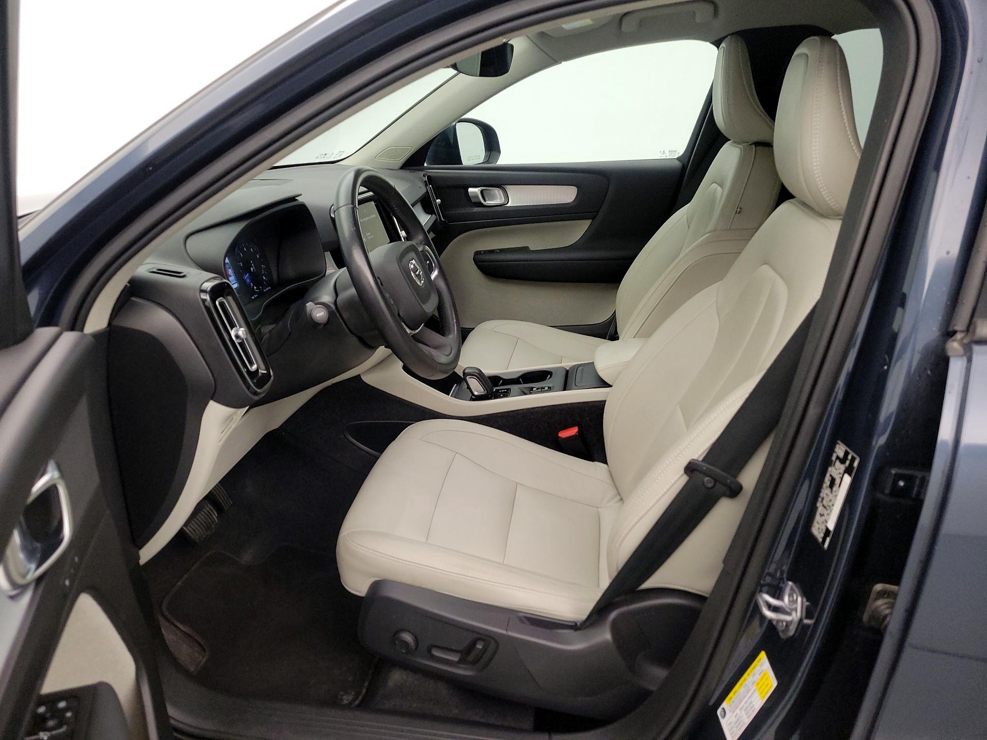 Thumbnail: 2021 Volvo XC40 - 11