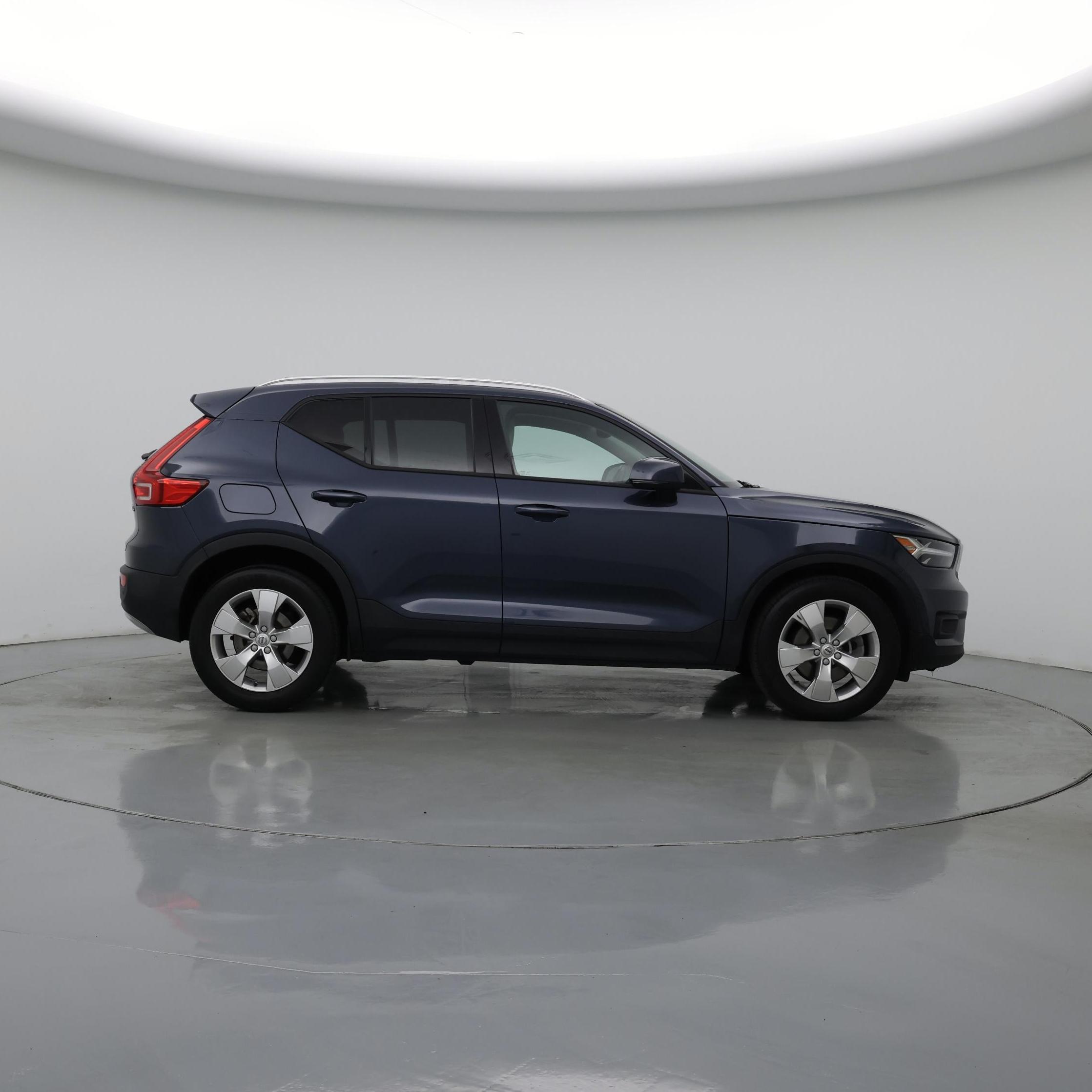 Thumbnail: 2021 Volvo XC40 - 7