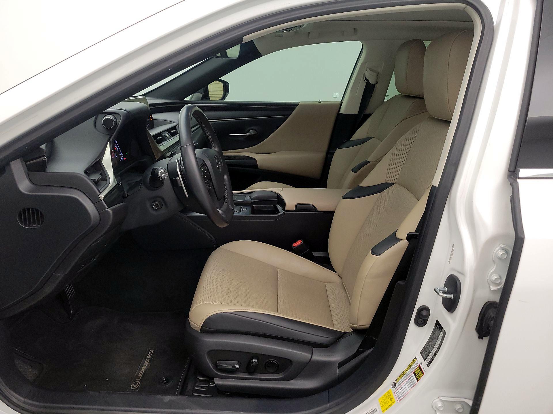 Thumbnail: 2020 Lexus ES - 11