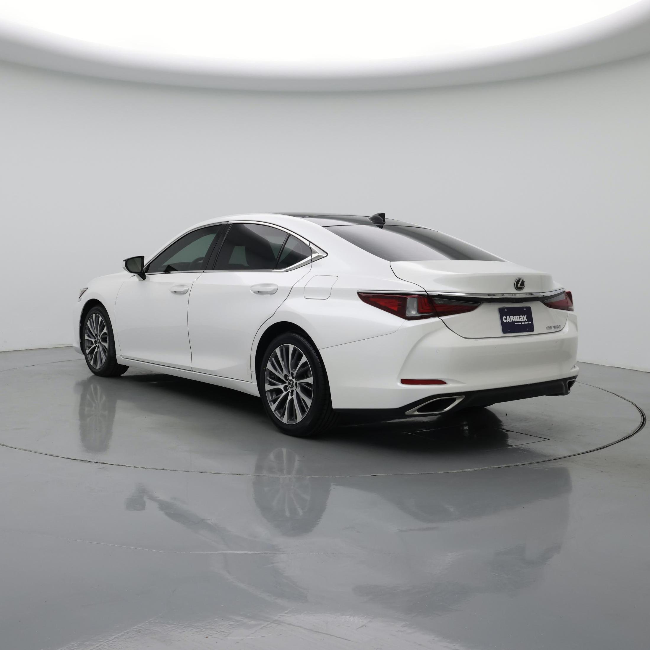 Thumbnail: 2020 Lexus ES - 2