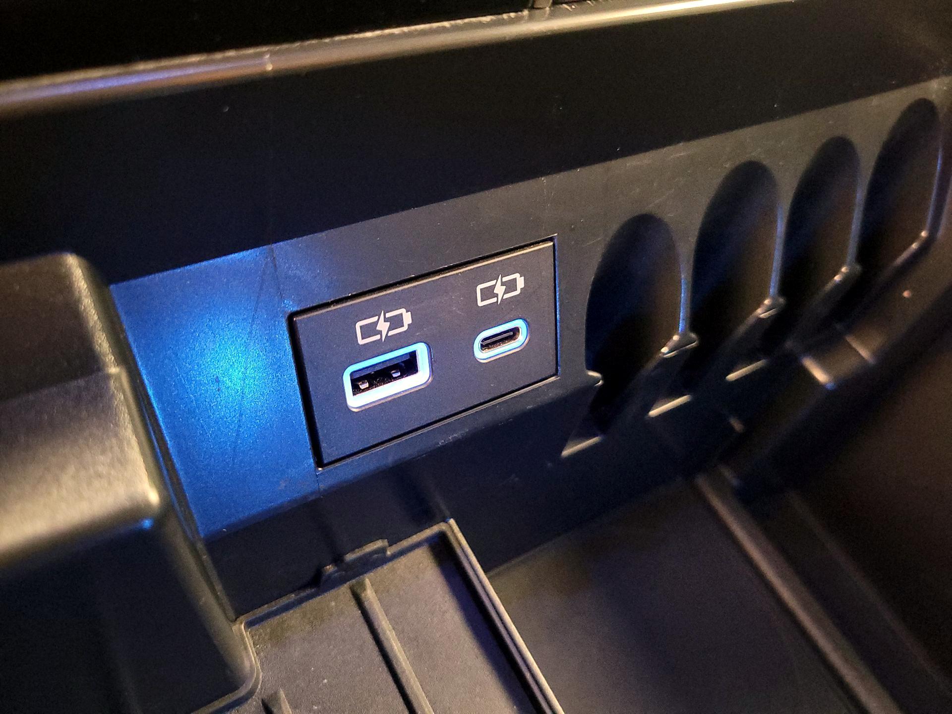 Thumbnail: 2023 Toyota Tundra - 18