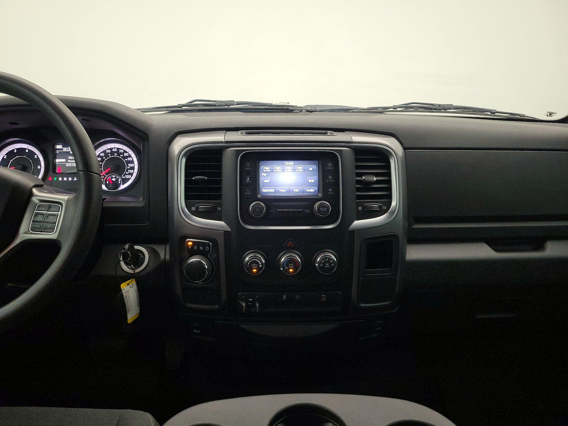 Thumbnail: 2021 RAM 1500 Classic - 9