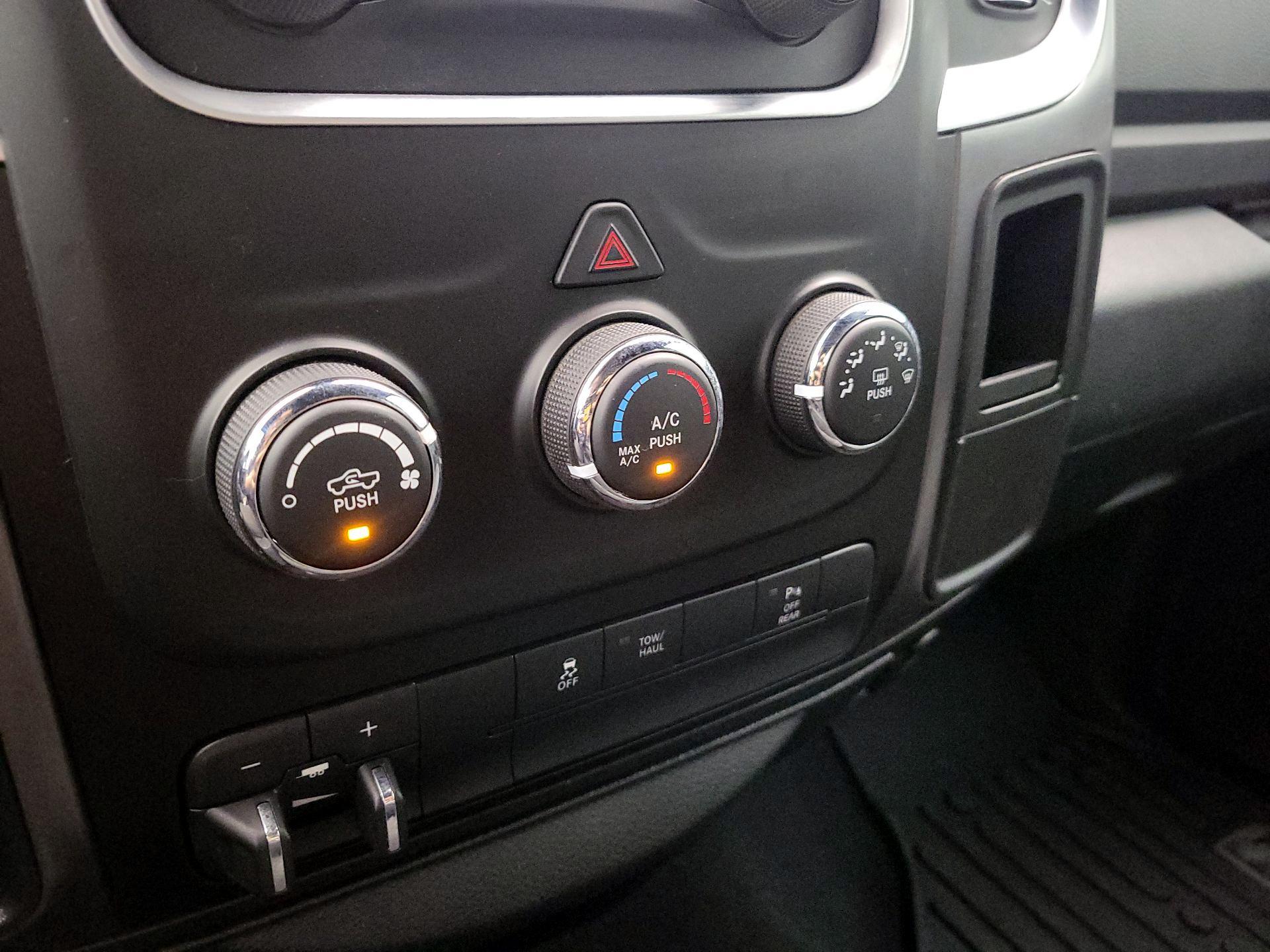 Thumbnail: 2021 RAM 1500 Classic - 16