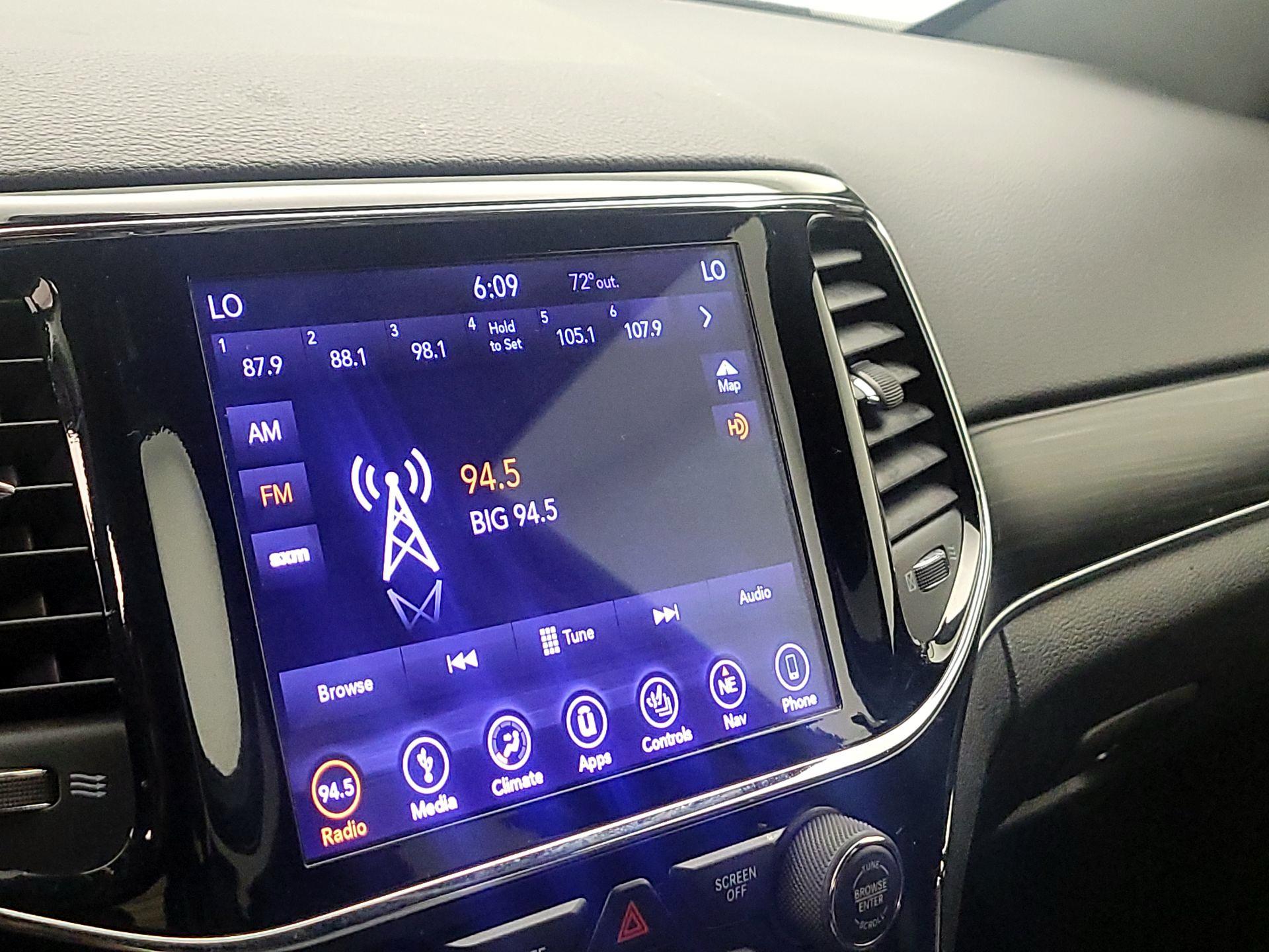 Thumbnail: 2019 Jeep Grand Cherokee - 16