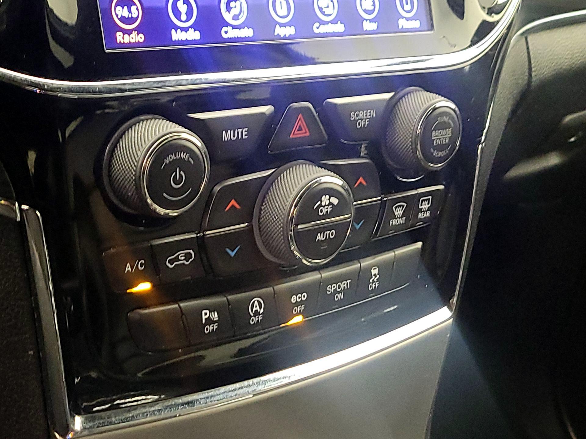 Thumbnail: 2019 Jeep Grand Cherokee - 17