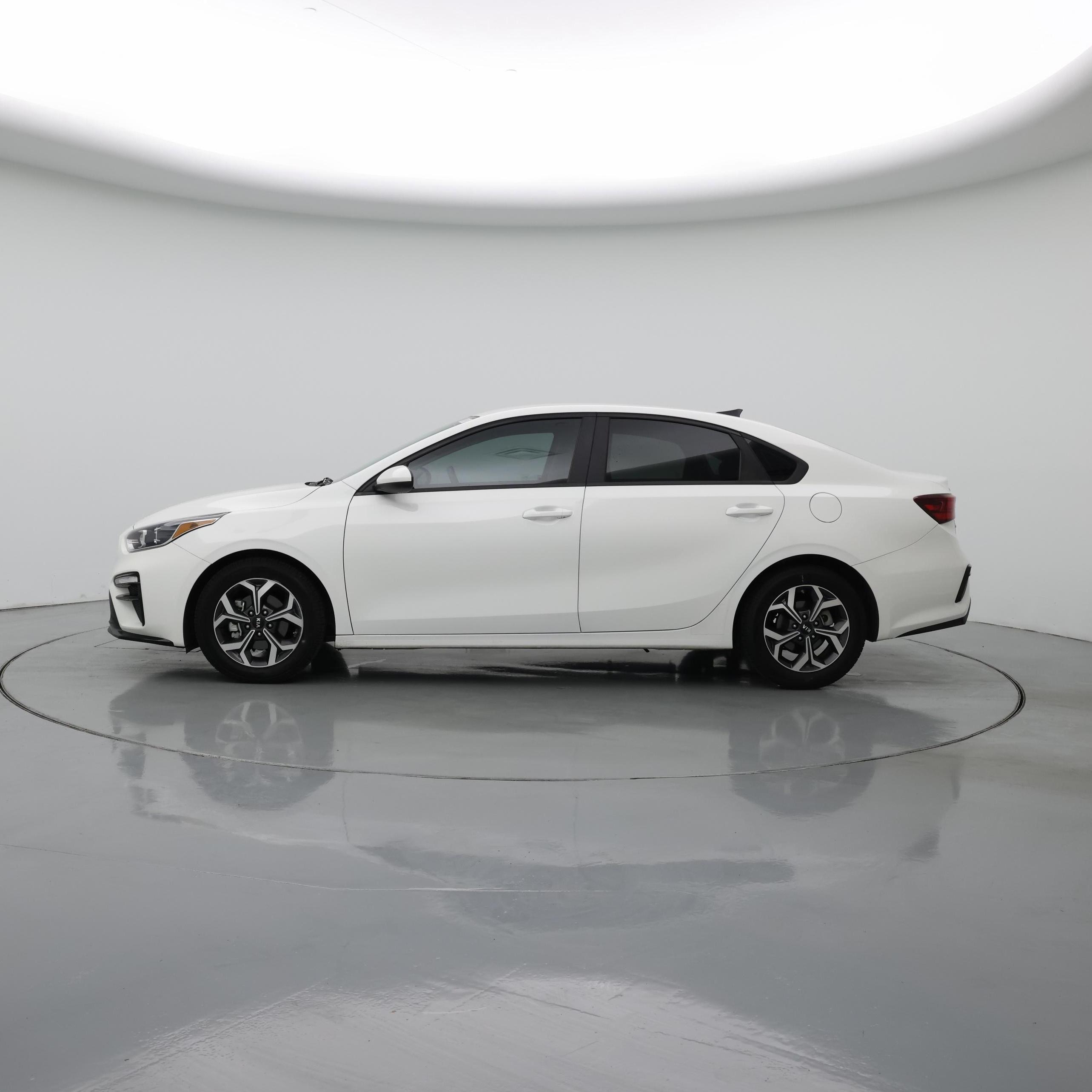 Thumbnail: 2021 Kia Forte - 3