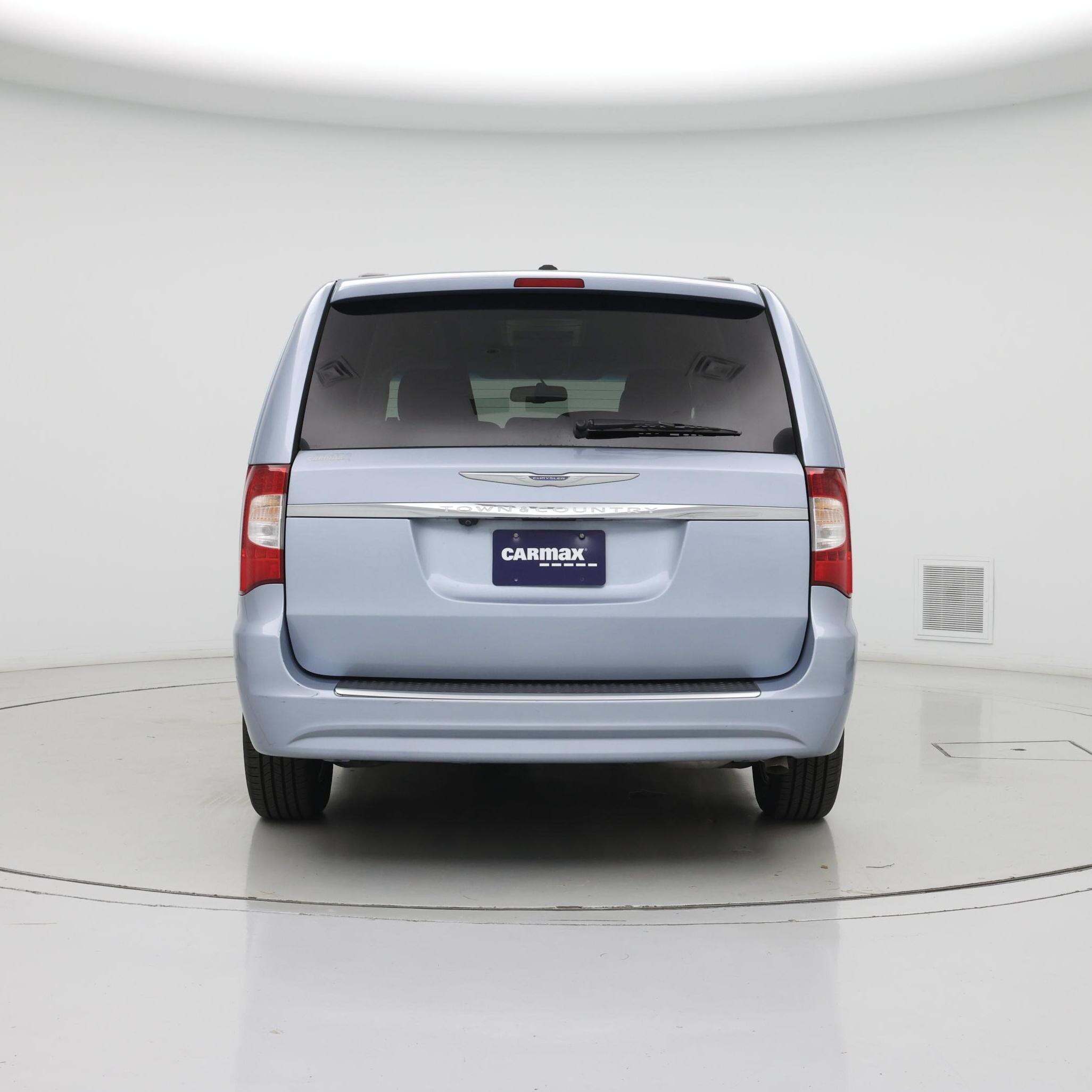 Thumbnail: 2016 Chrysler Town & Country - 6