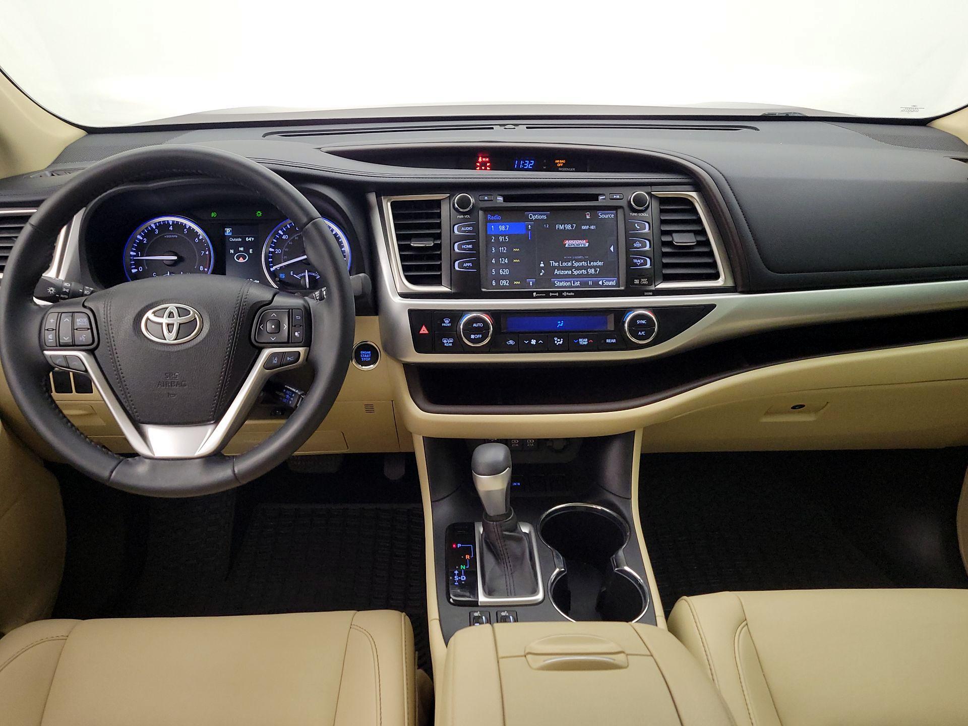 Thumbnail: 2019 Toyota Highlander - 9